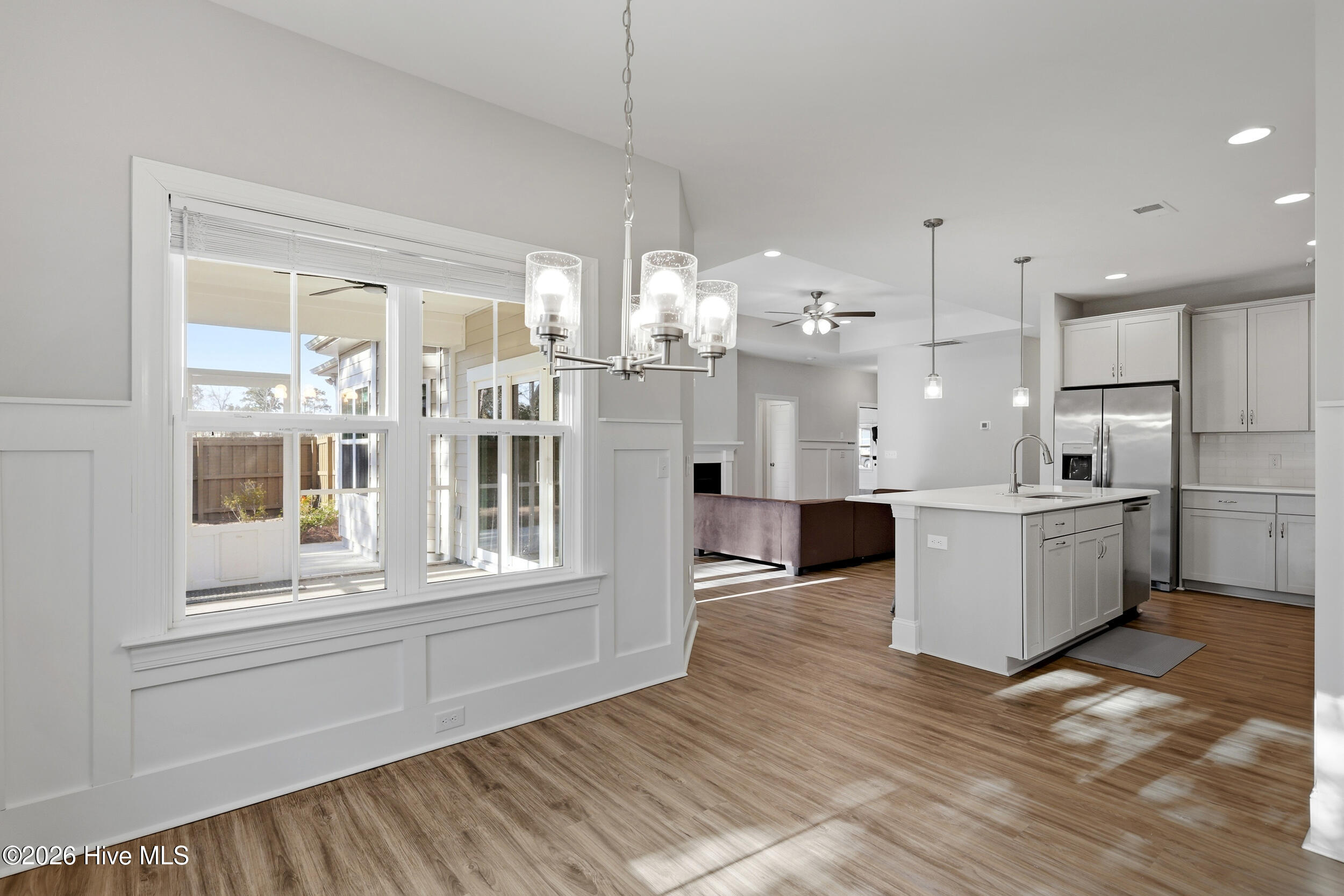 100557443 | Photo 21