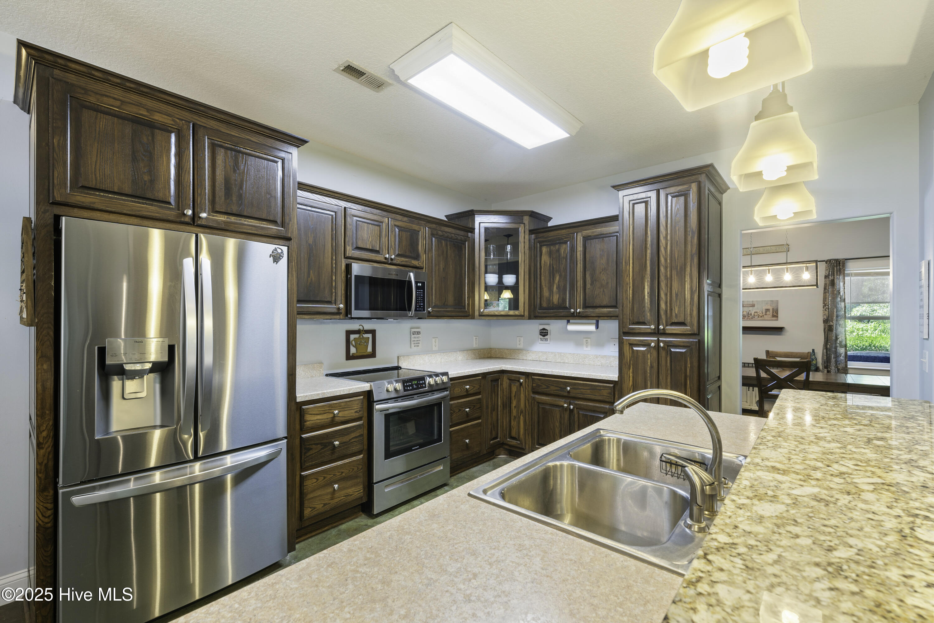 100487649 | Photo 26