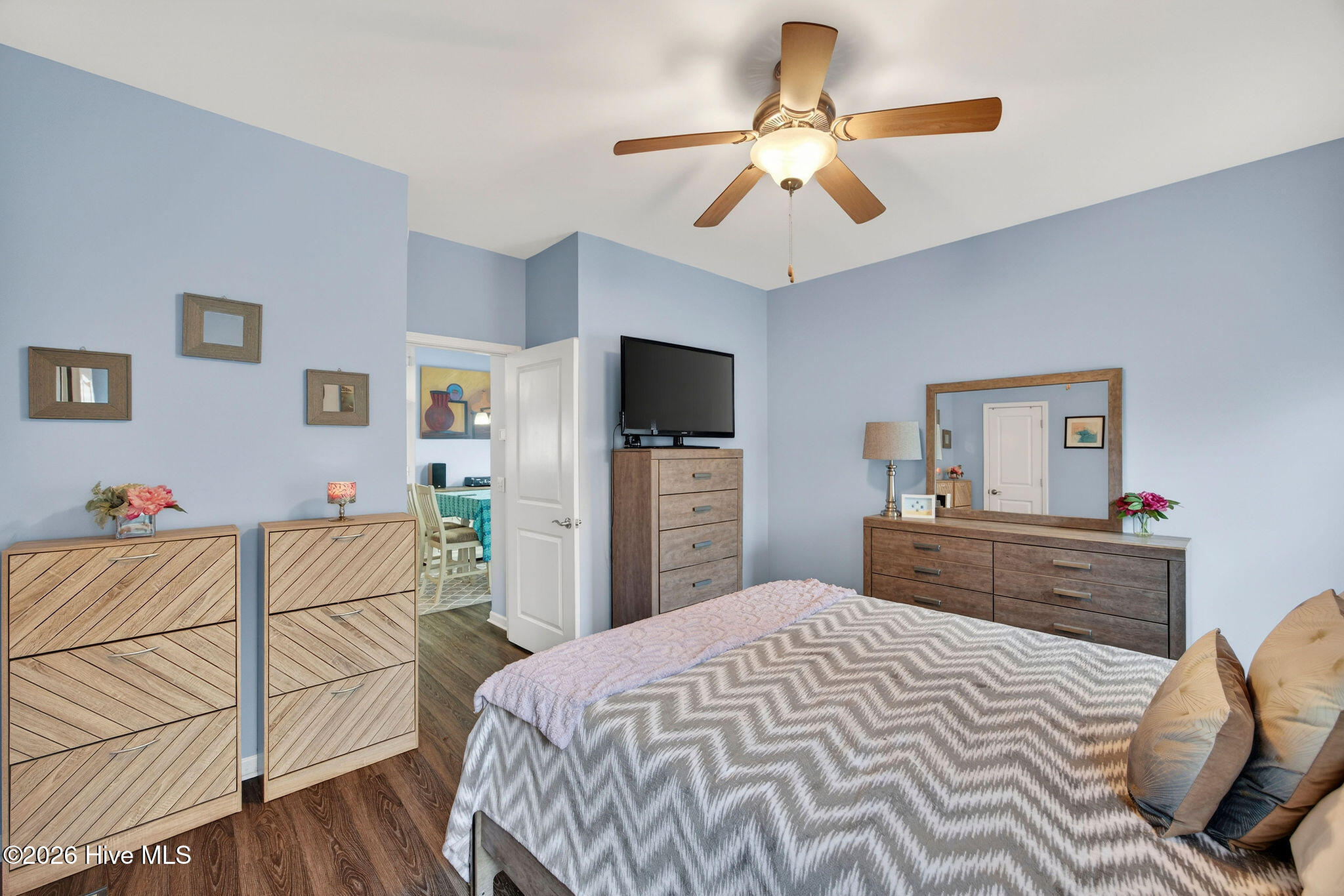 100557620 | Photo 16