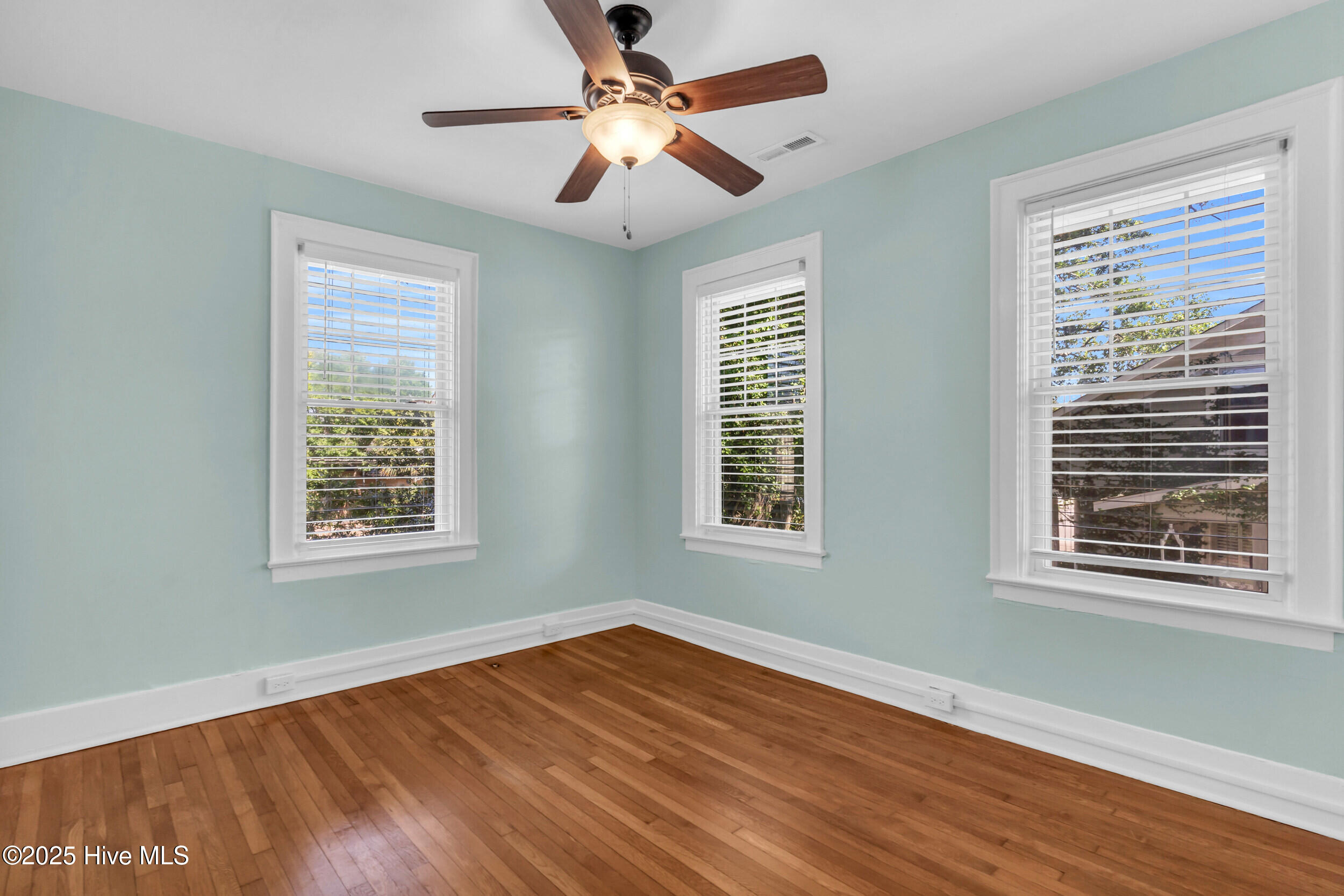 100514178 | Photo 40