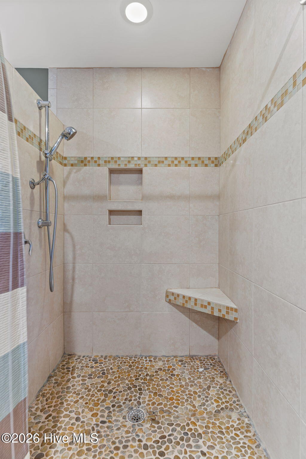 100559500 | Photo 34