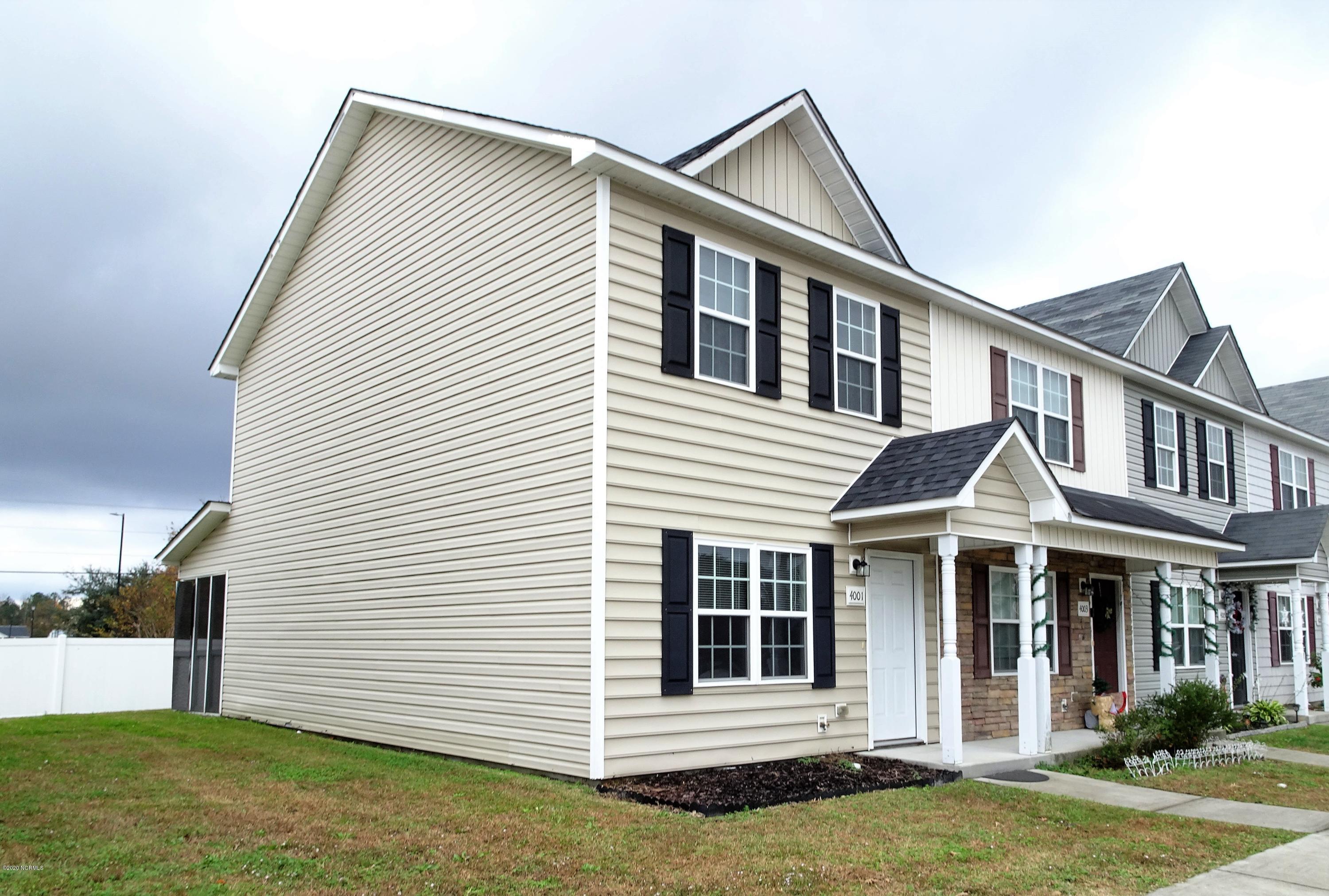 4001 Grandeur, Jacksonville, North Carolina, 2 Bedroom Bedrooms, 4 Room Rooms,3 BathroomBathrooms,Townhouse,For sale,Grandeur,100600120