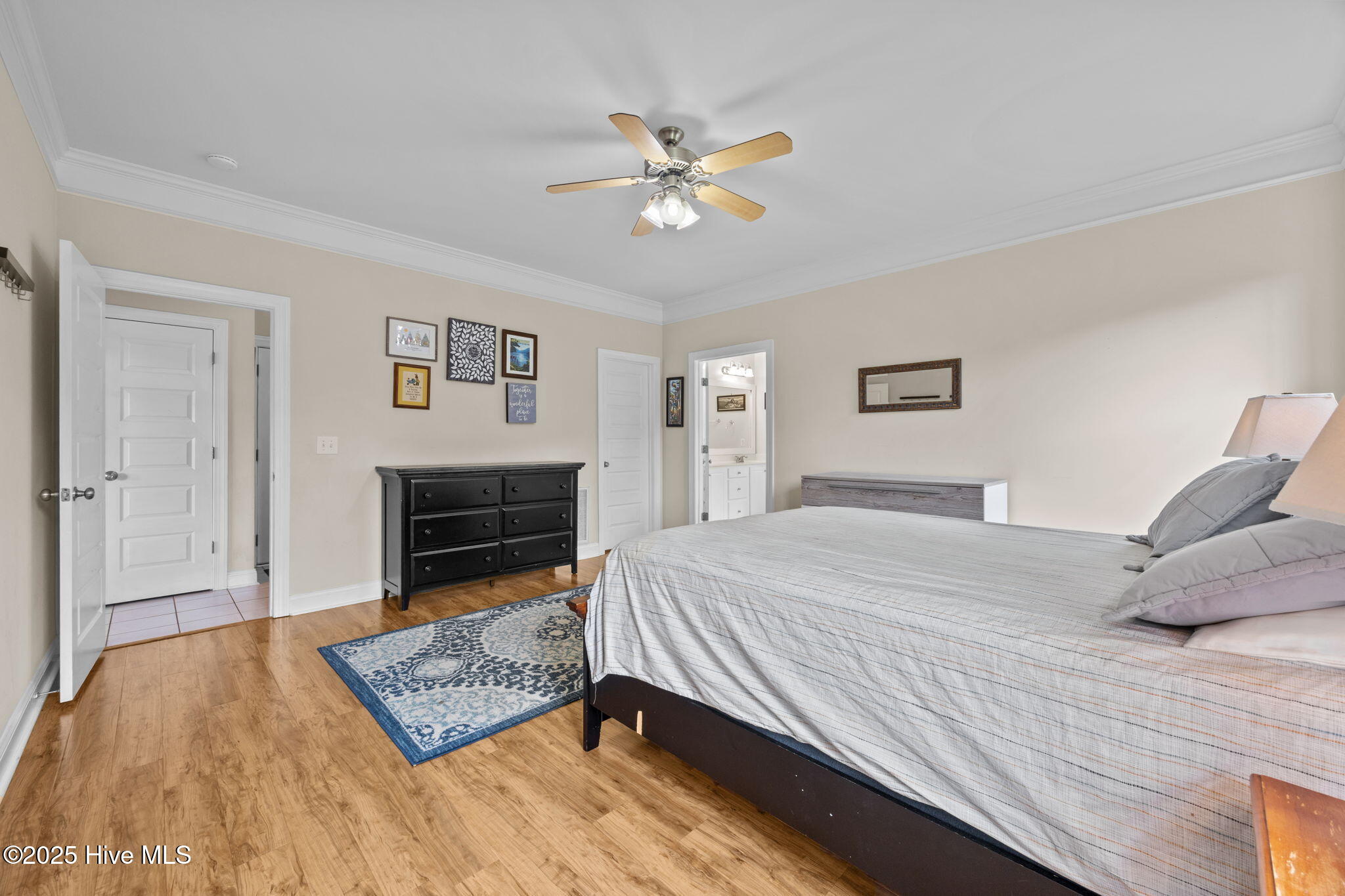 100530646 | Photo 26