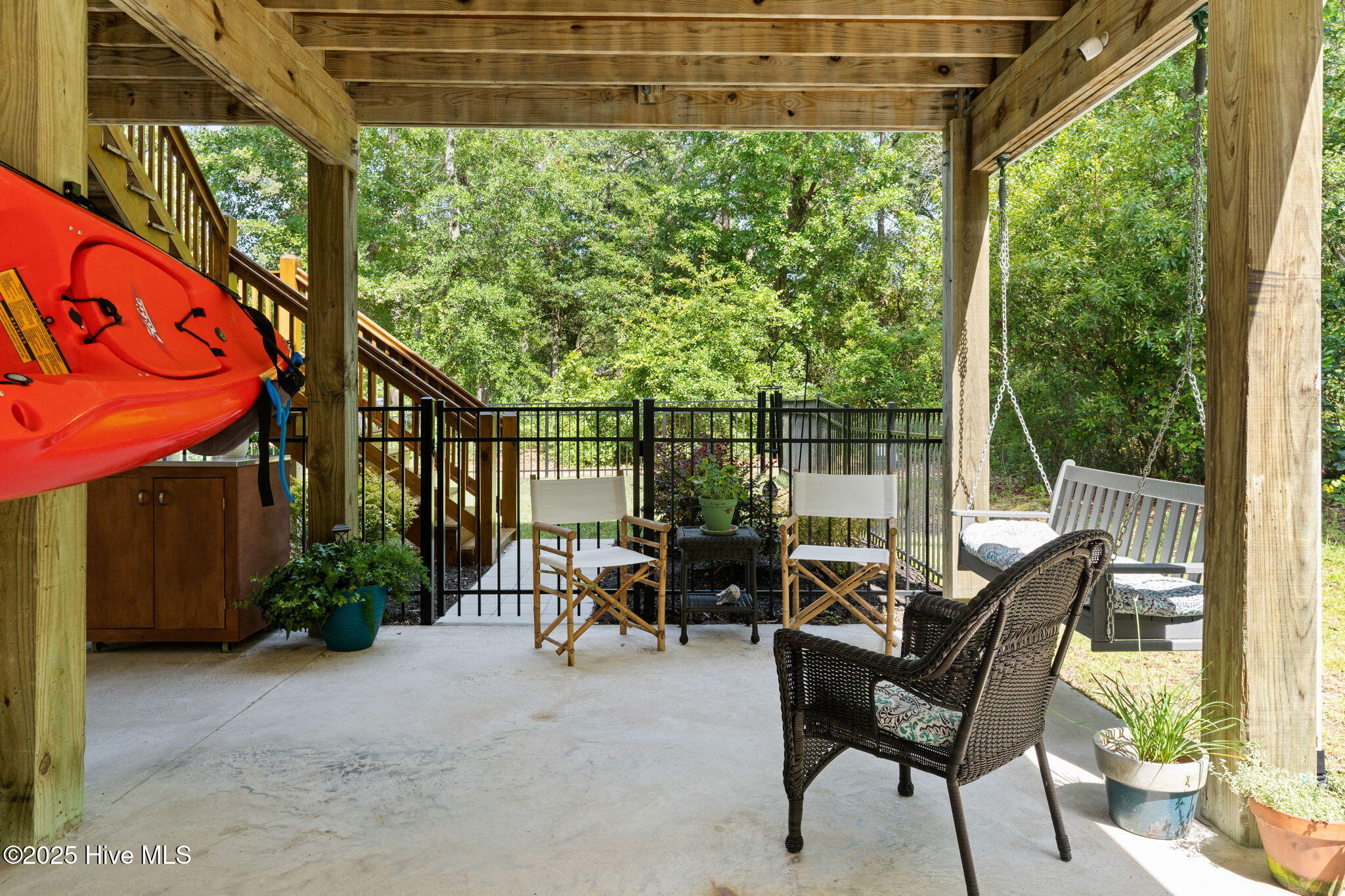 100566861 | Photo 37