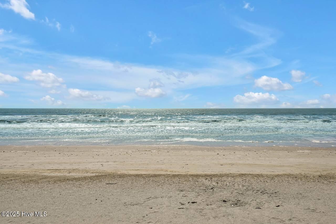 100484000 | Photo 49