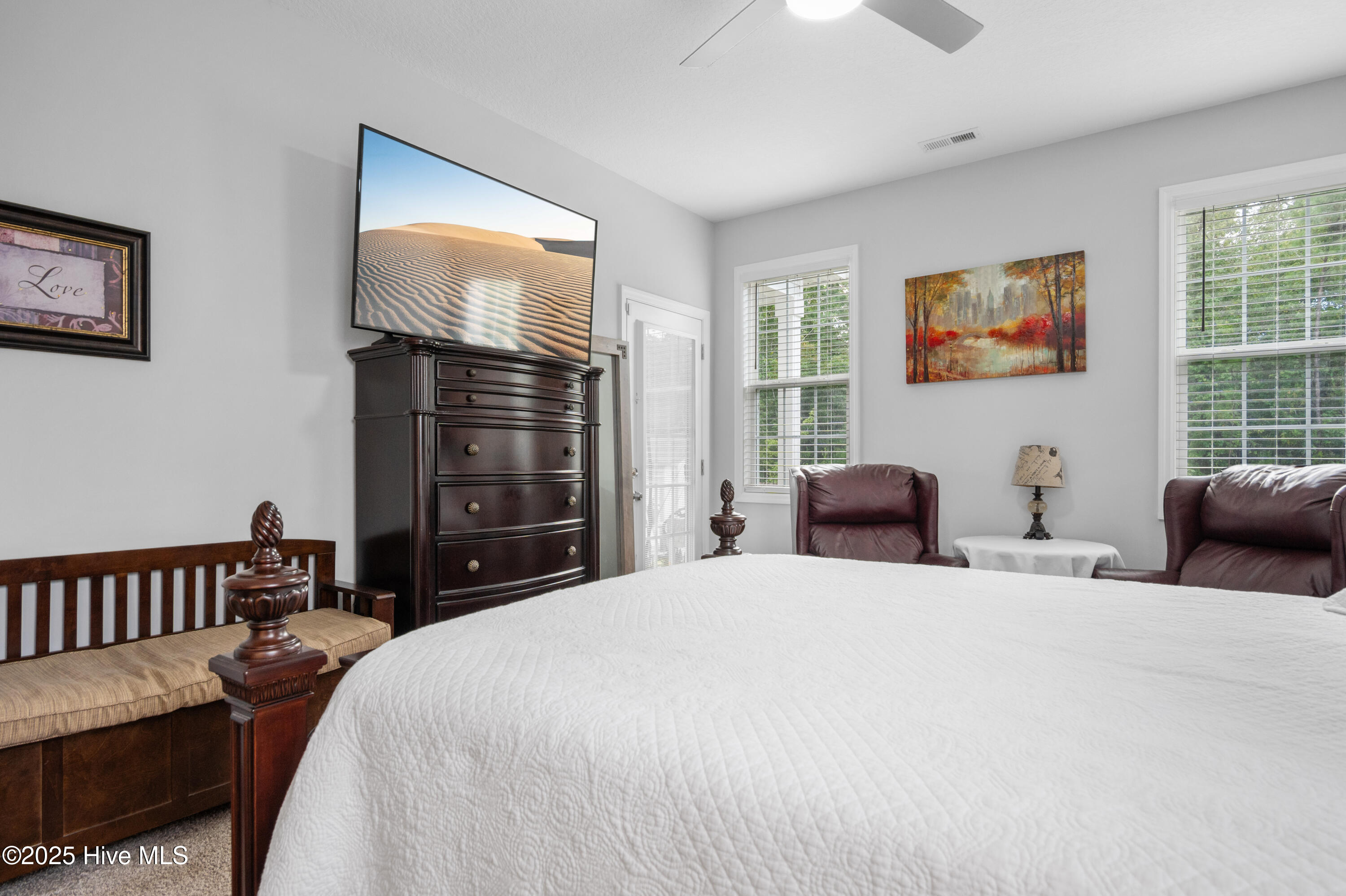 100527902 | Photo 41