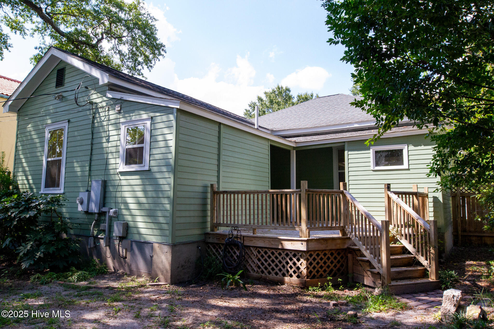 100528129 | Photo 60