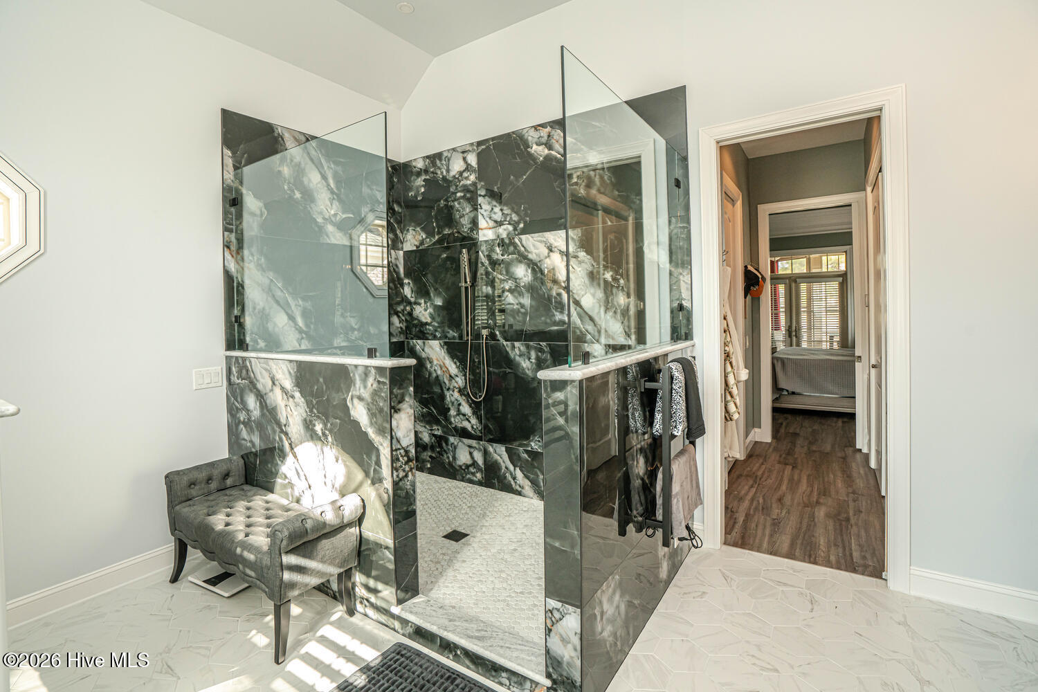 100560123 | Photo 35