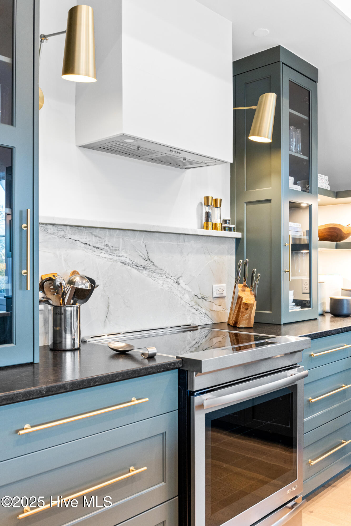 100521321 | Photo 15