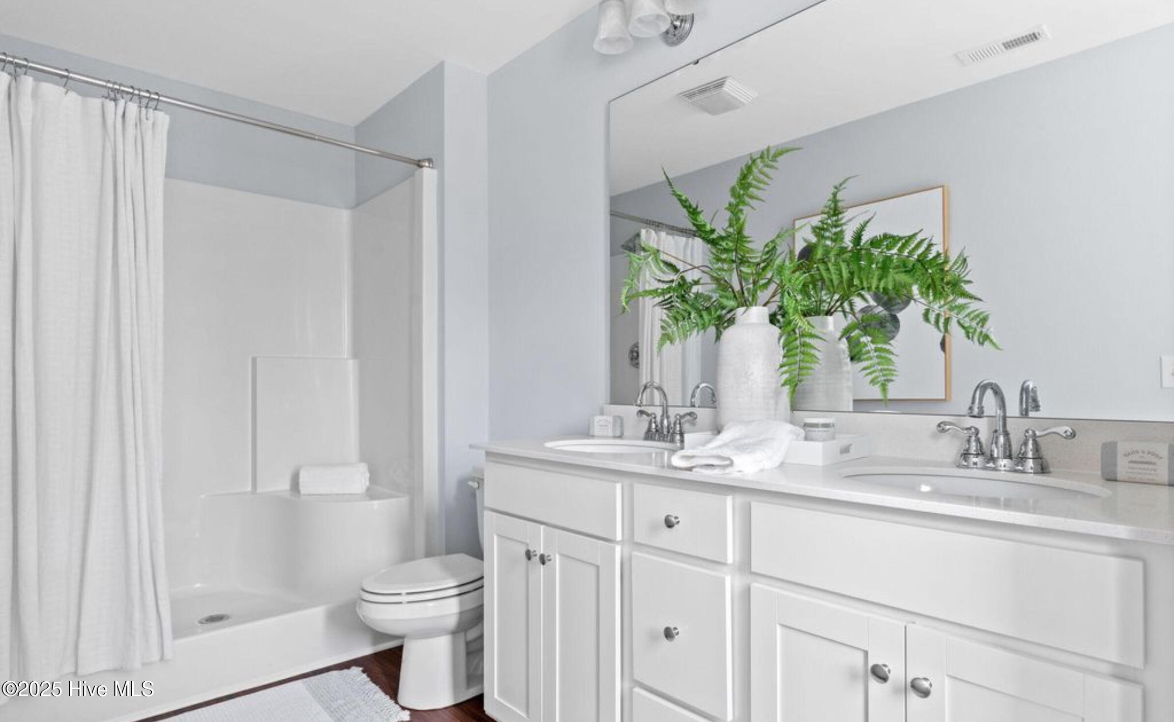 100534844 | Photo 11