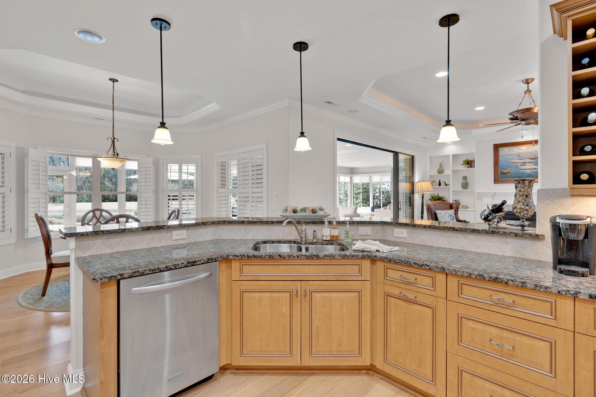 100559631 | Photo 18