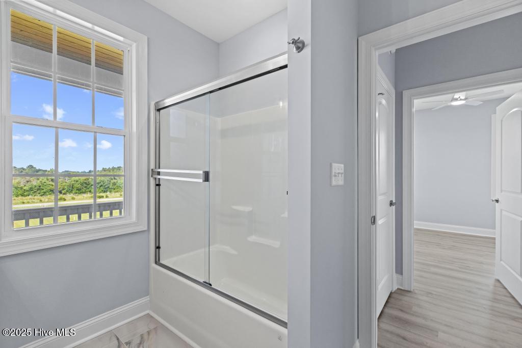 100535479 | Photo 11