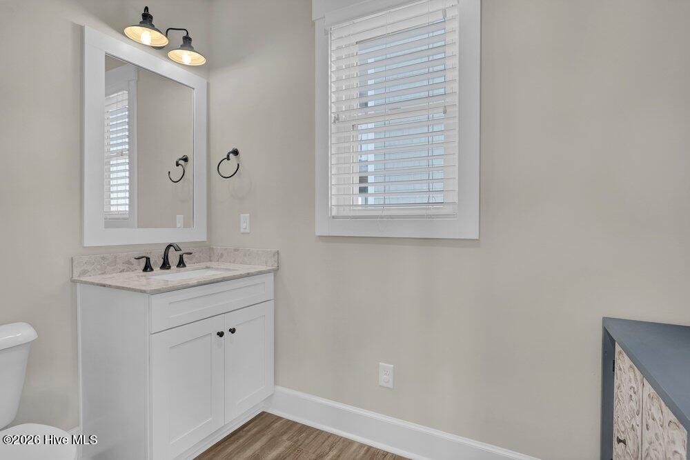 100564441 | Photo 15