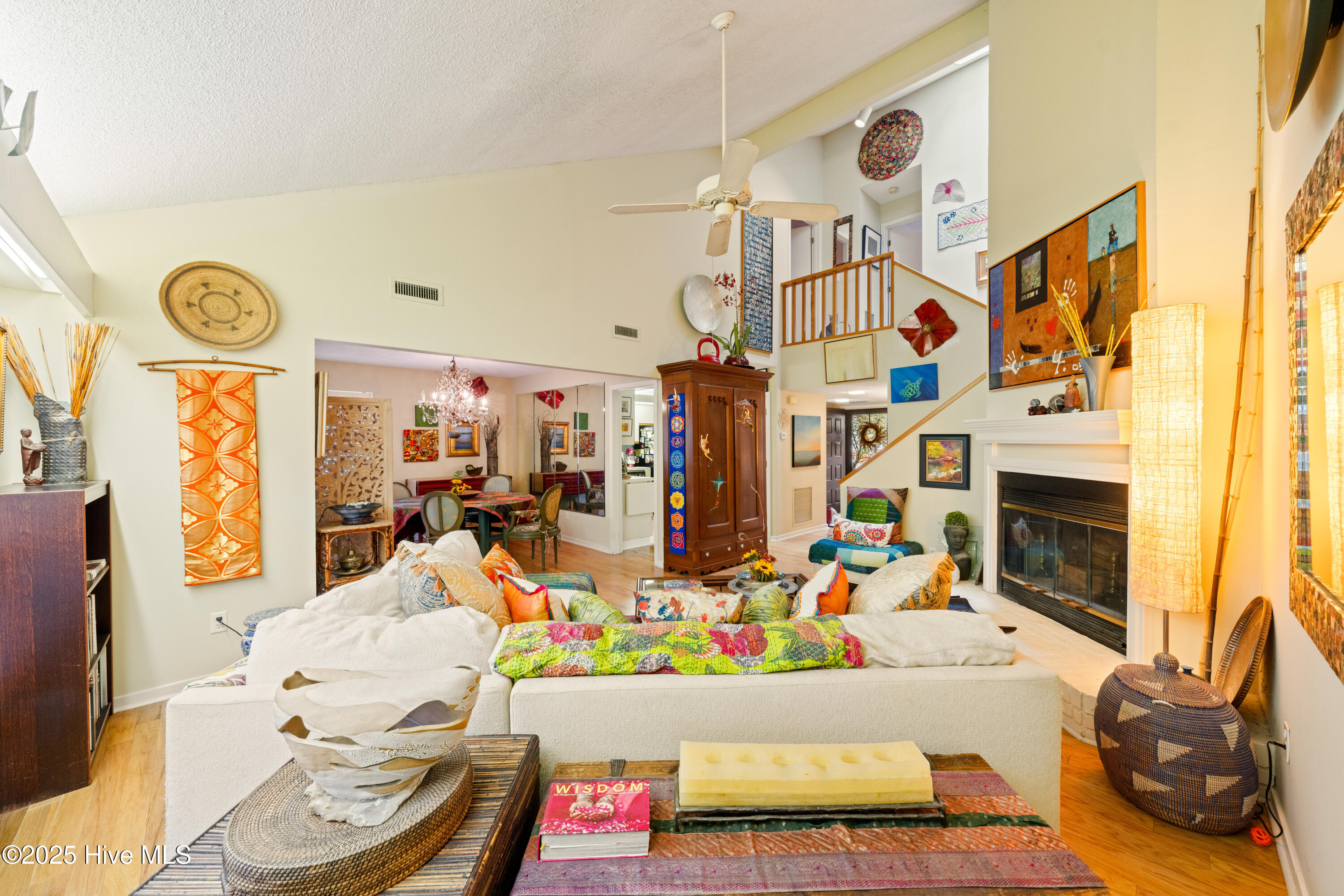 100543776 | Photo 18