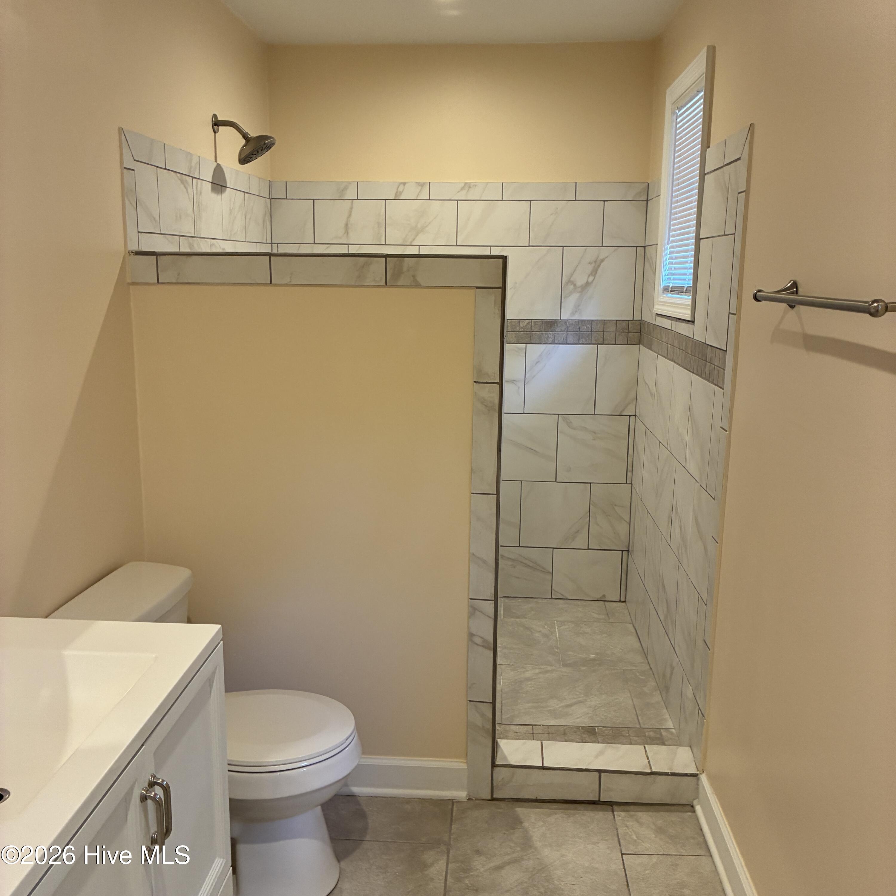 100560744 | Photo 25