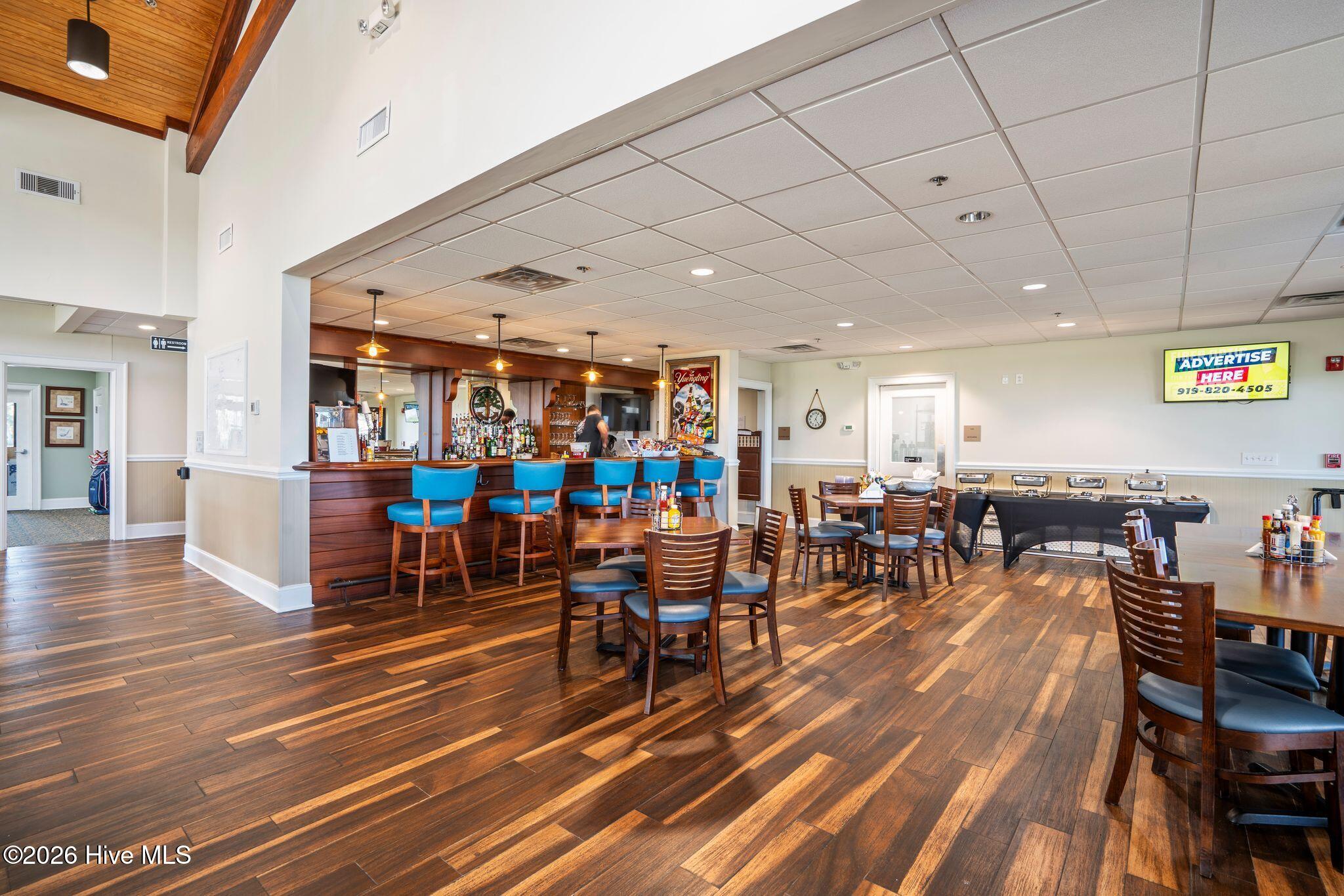 100562412 | Photo 88