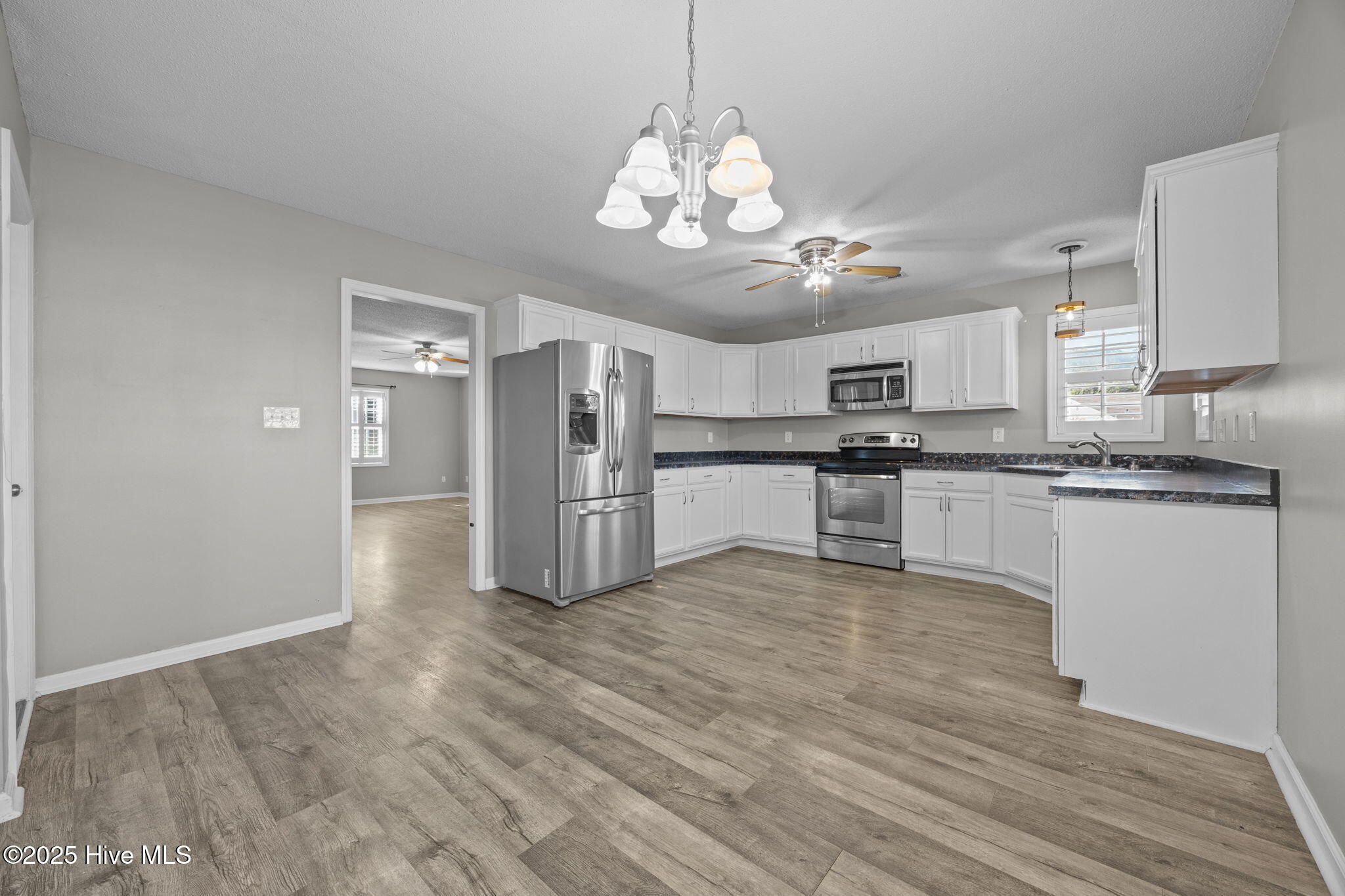 100546032 | Photo 21