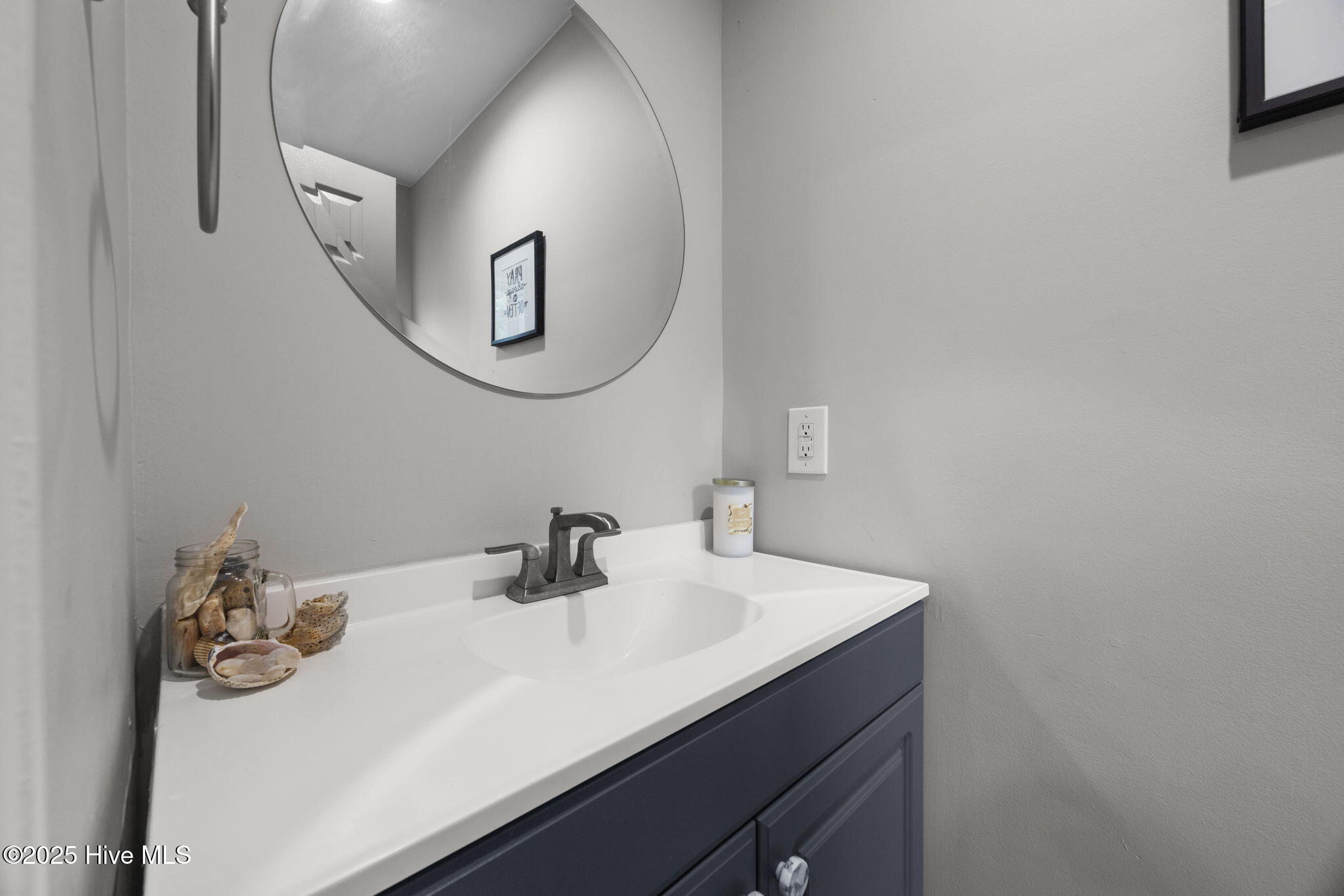 100530225 | Photo 21