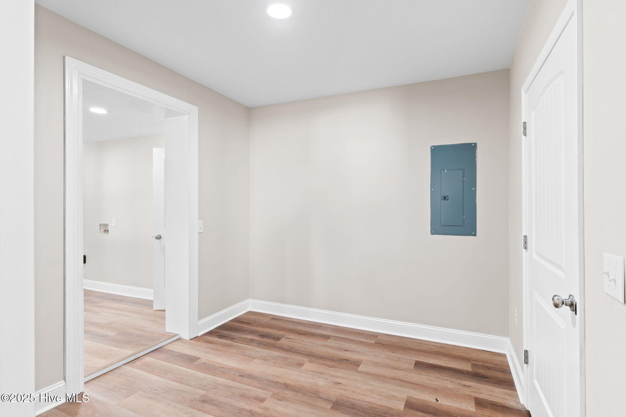 100533933 | Photo 32