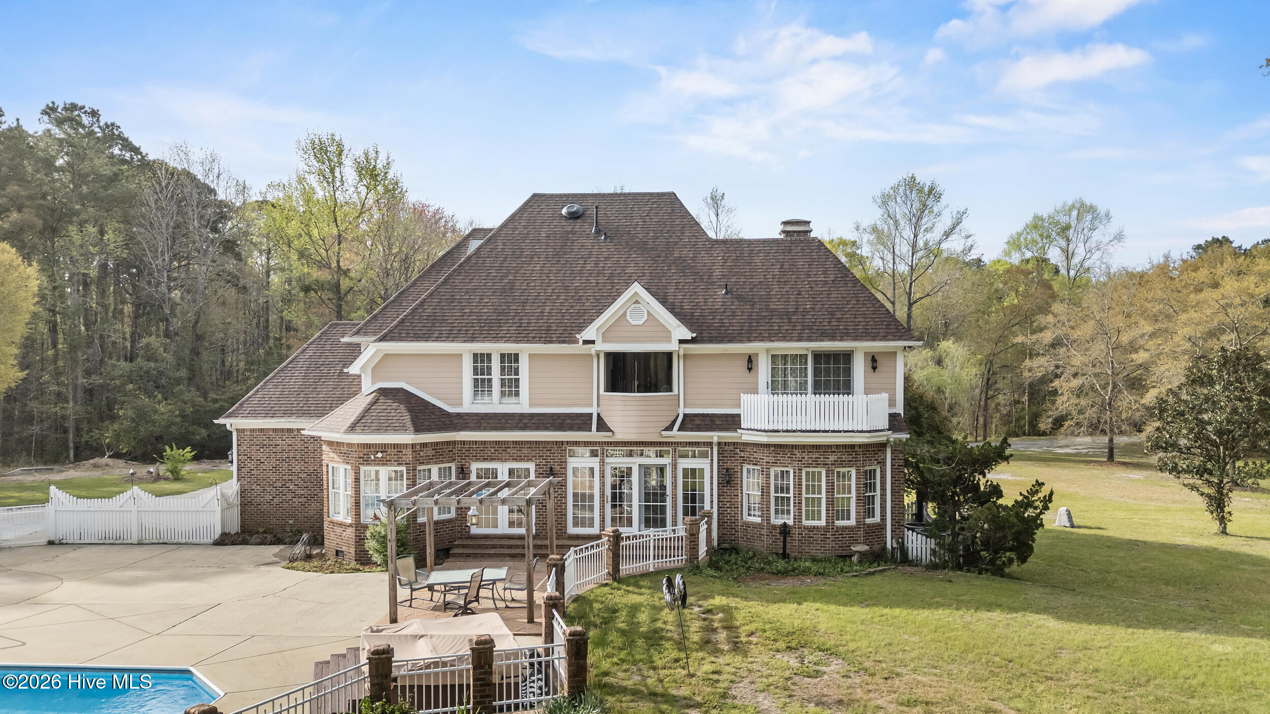 100562127 | Photo 105