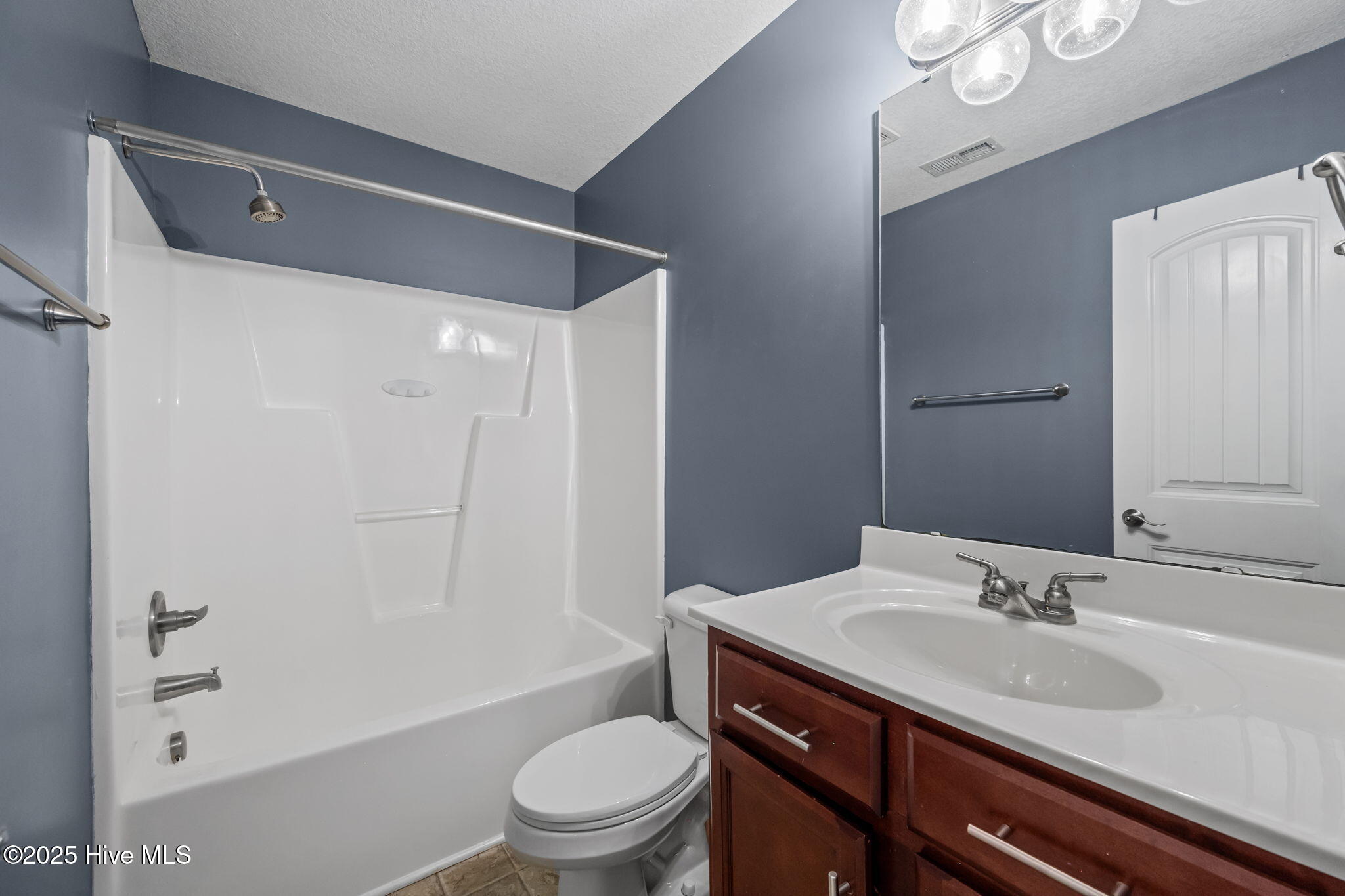 100546071 | Photo 47