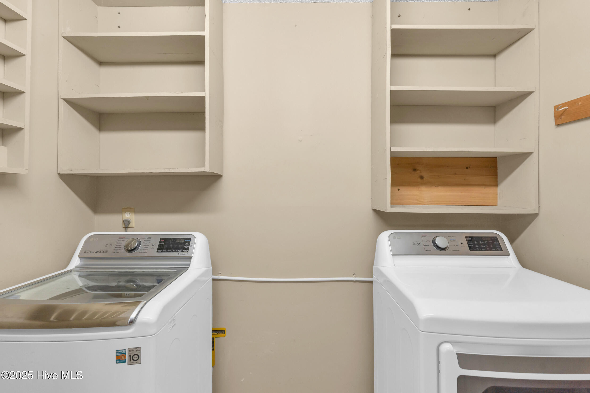 100546035 | Photo 24