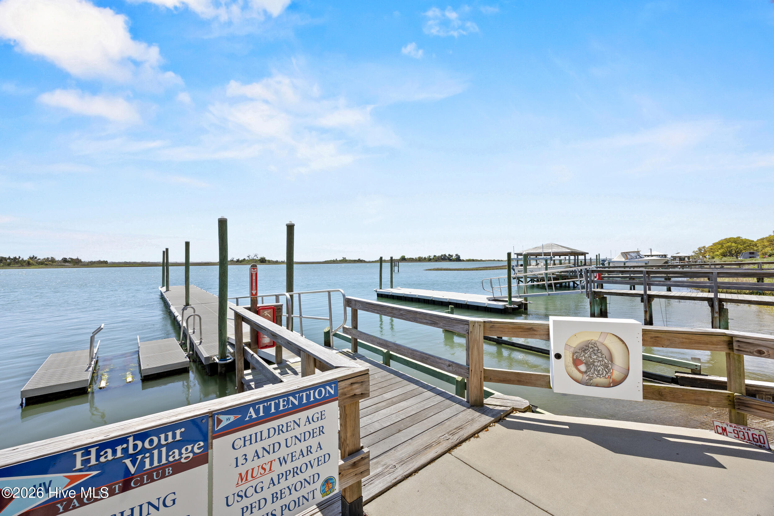 100565893 | Photo 55