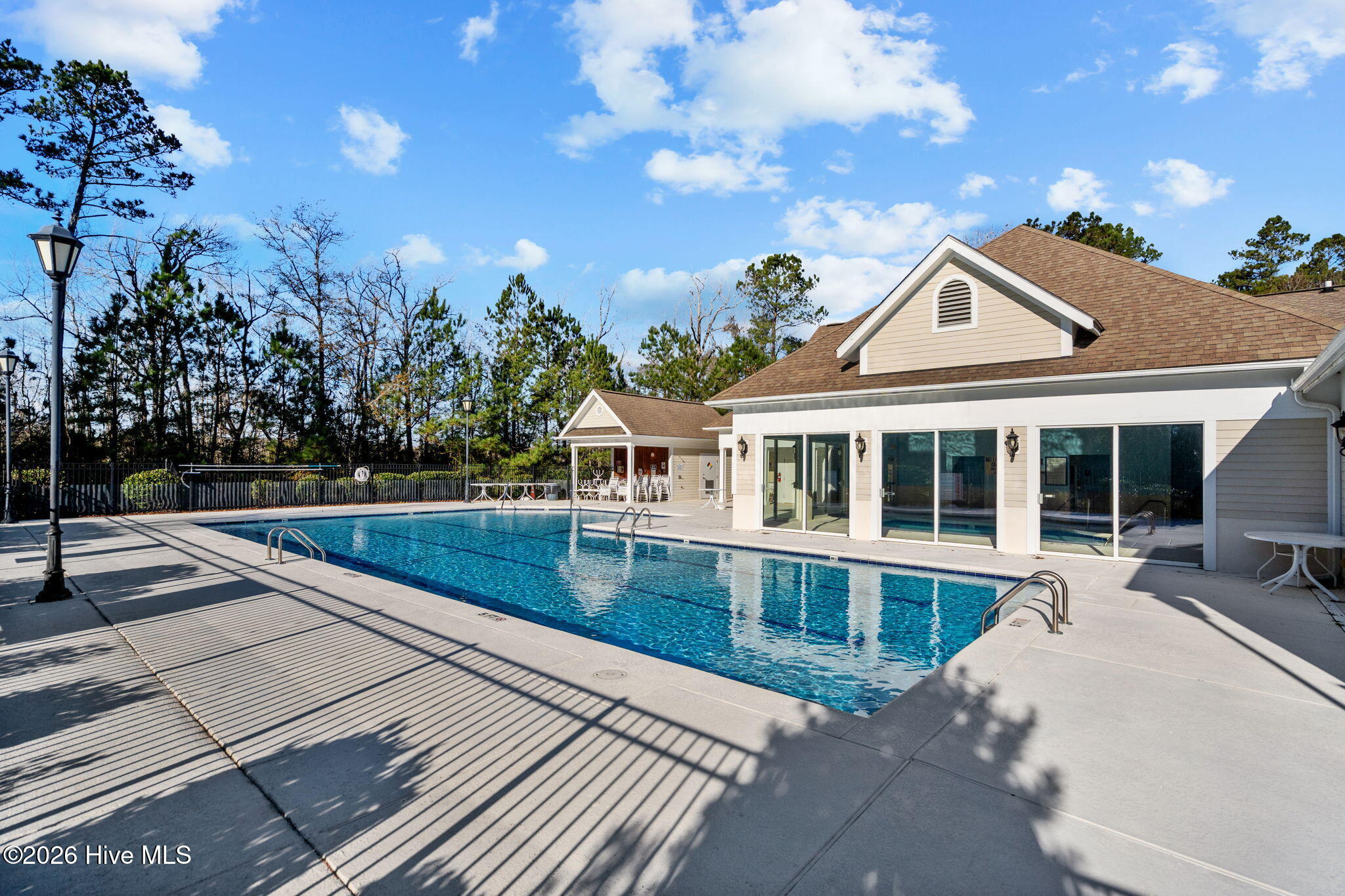 100563731 | Photo 88