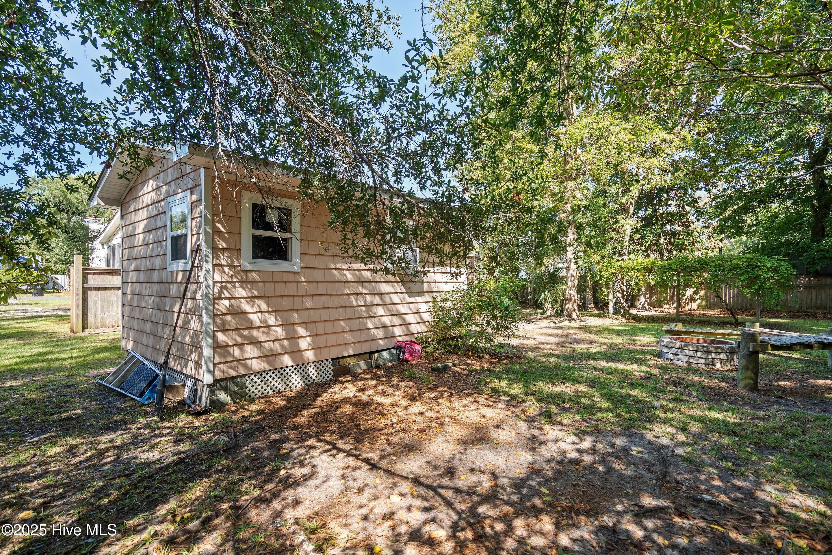 100535367 | Photo 24