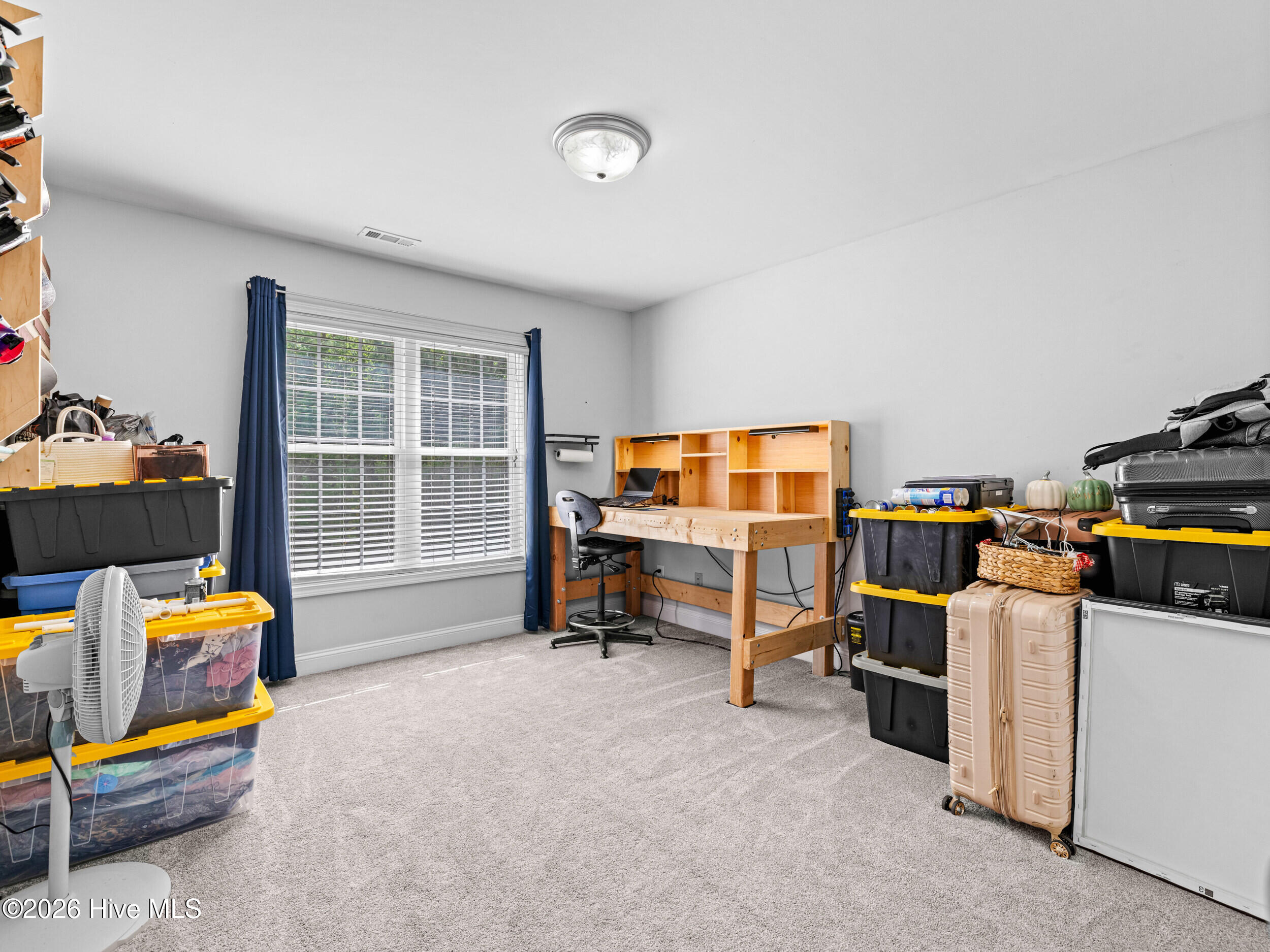 100566997 | Photo 43