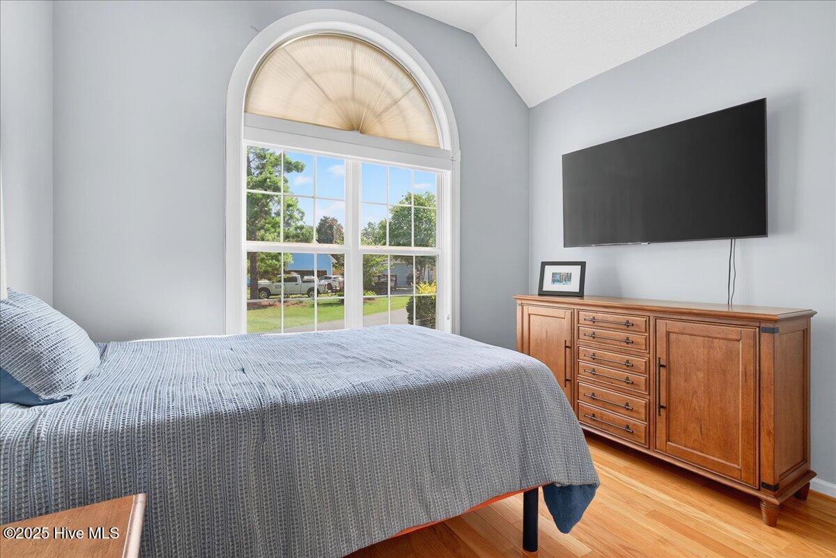 100561885 | Photo 45