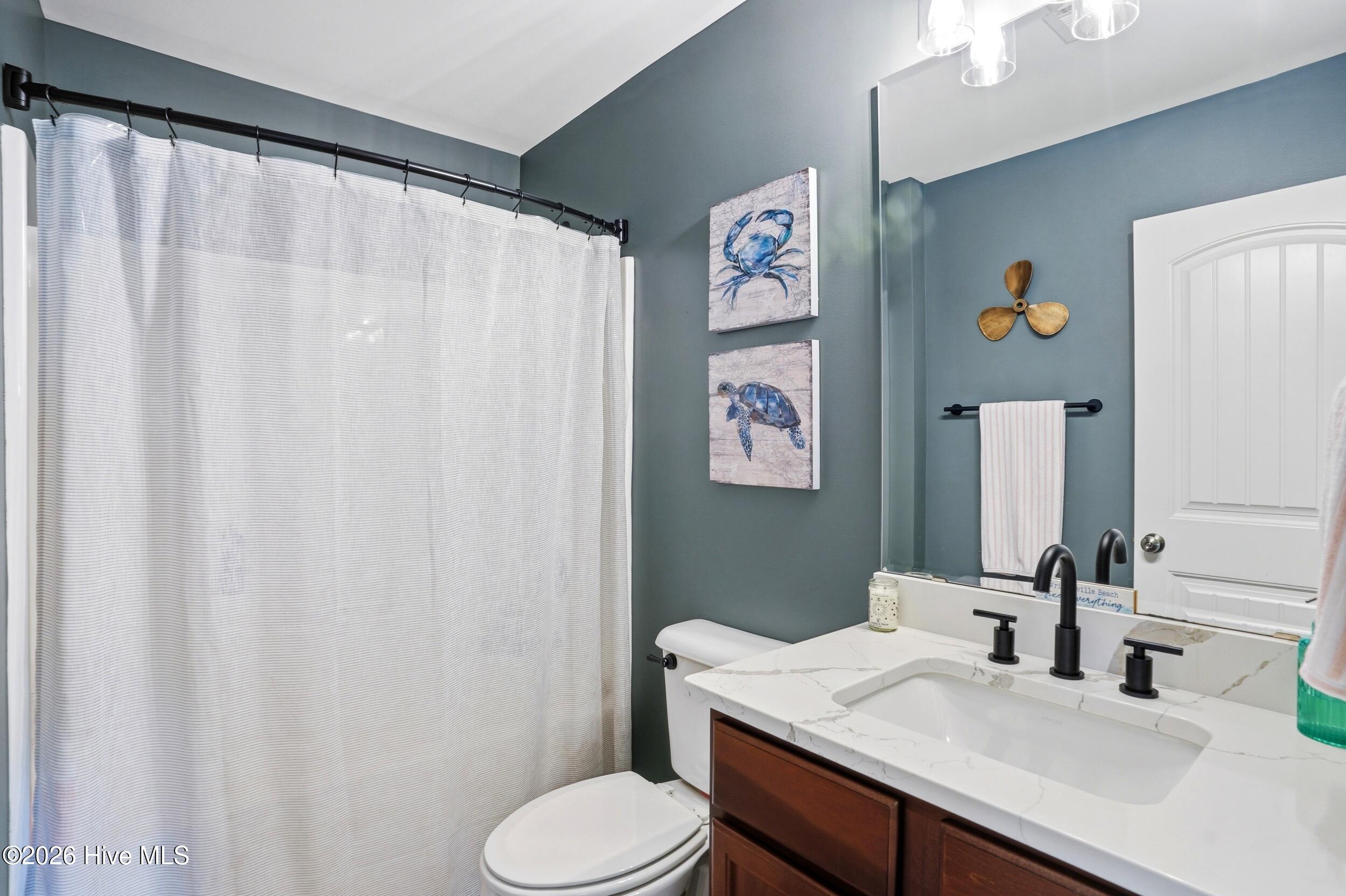 100570216 | Photo 32