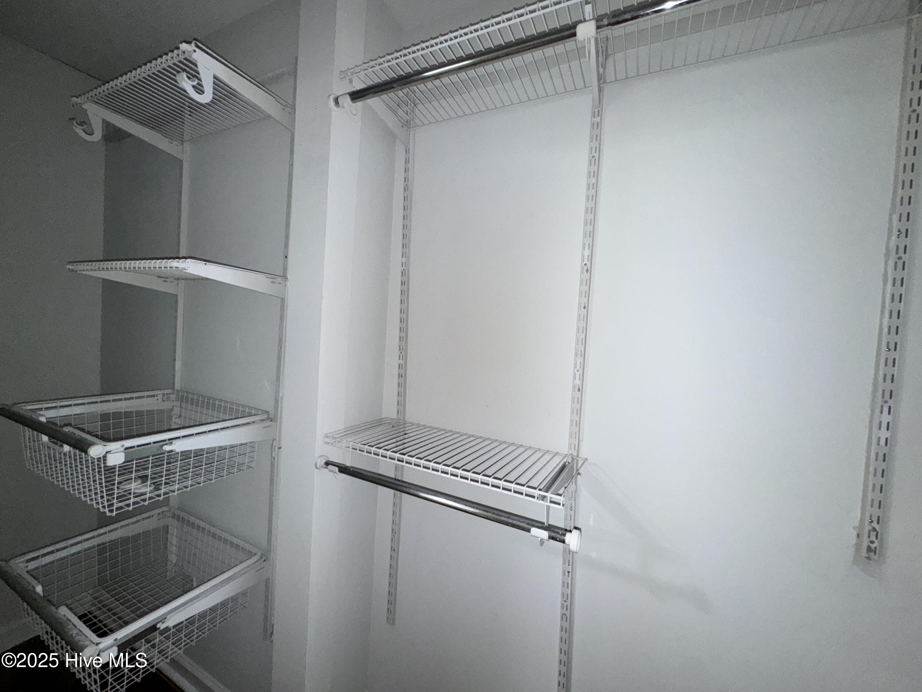 100566974 | Photo 12