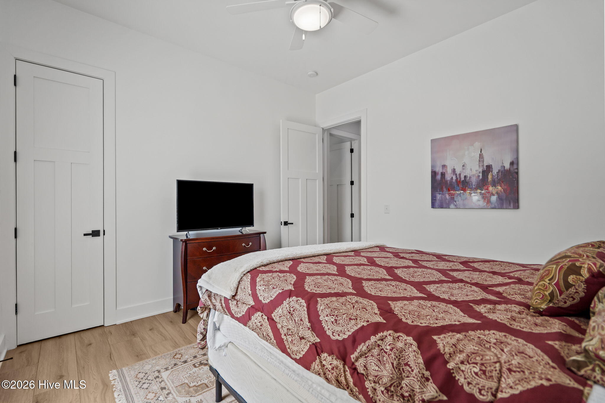 100566934 | Photo 44