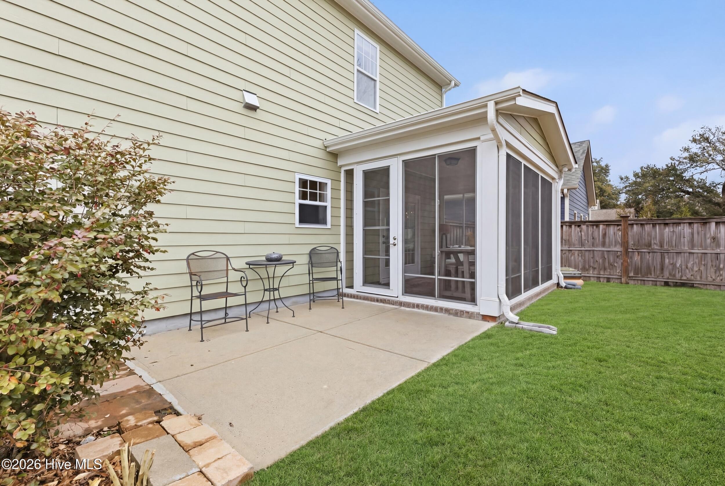 100554071 | Photo 40