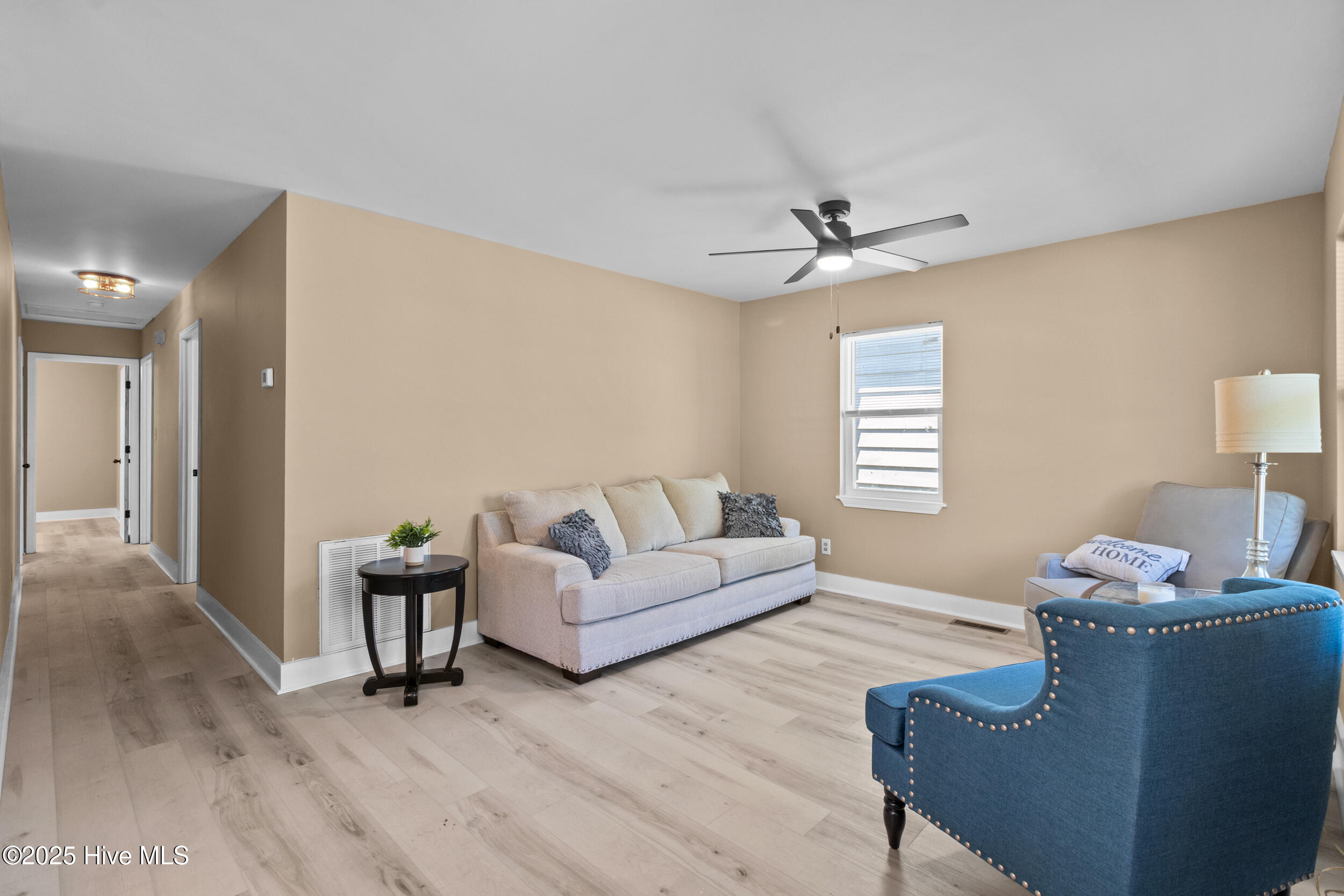 100504215 | Photo 11