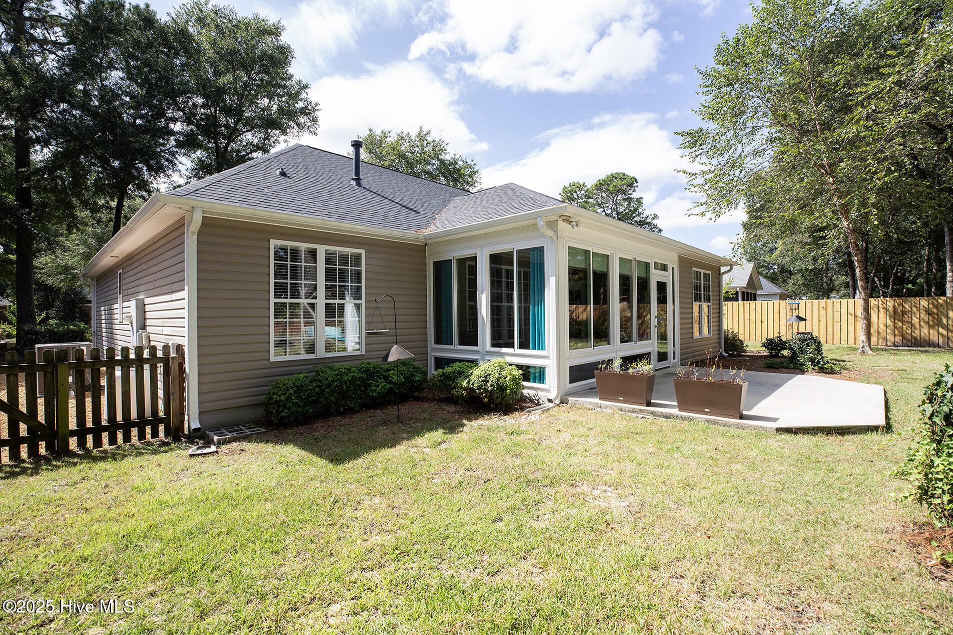 100525517 | Photo 44