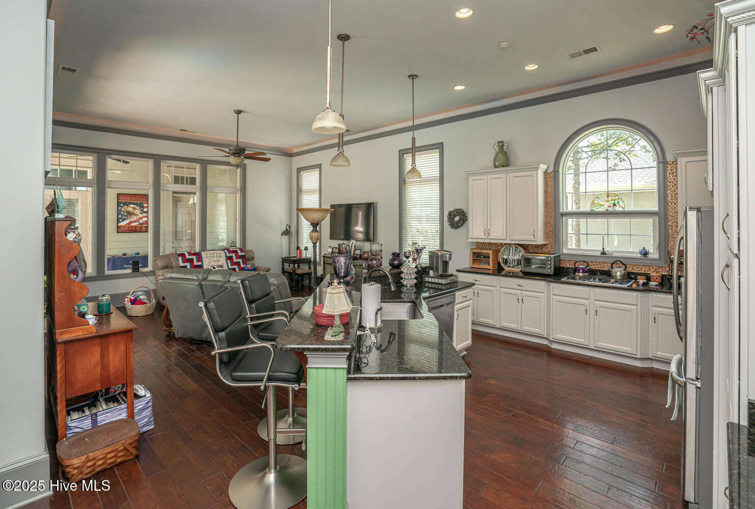 100554375 | Photo 13