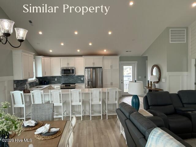 100552100 | Photo 18