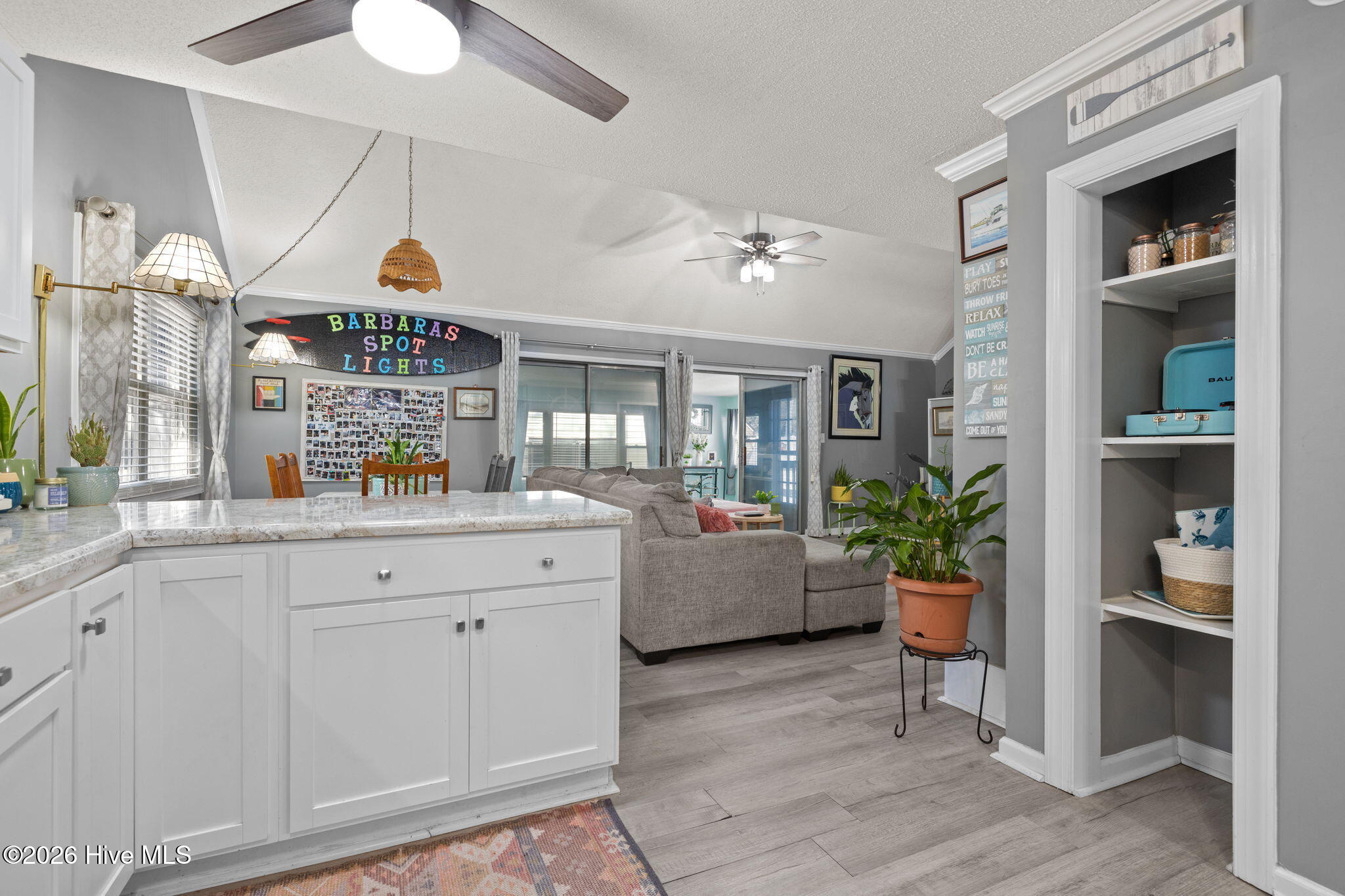 100553016 | Photo 24