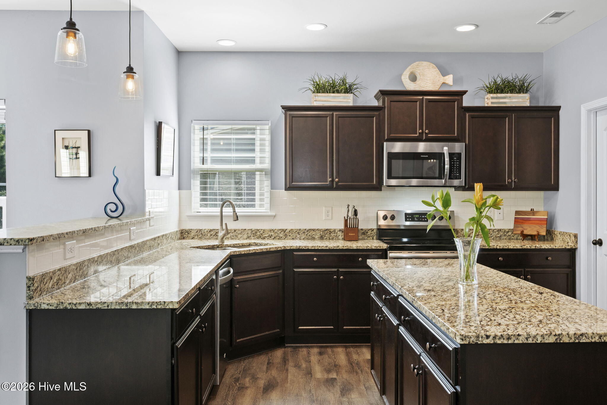 100558397 | Photo 10