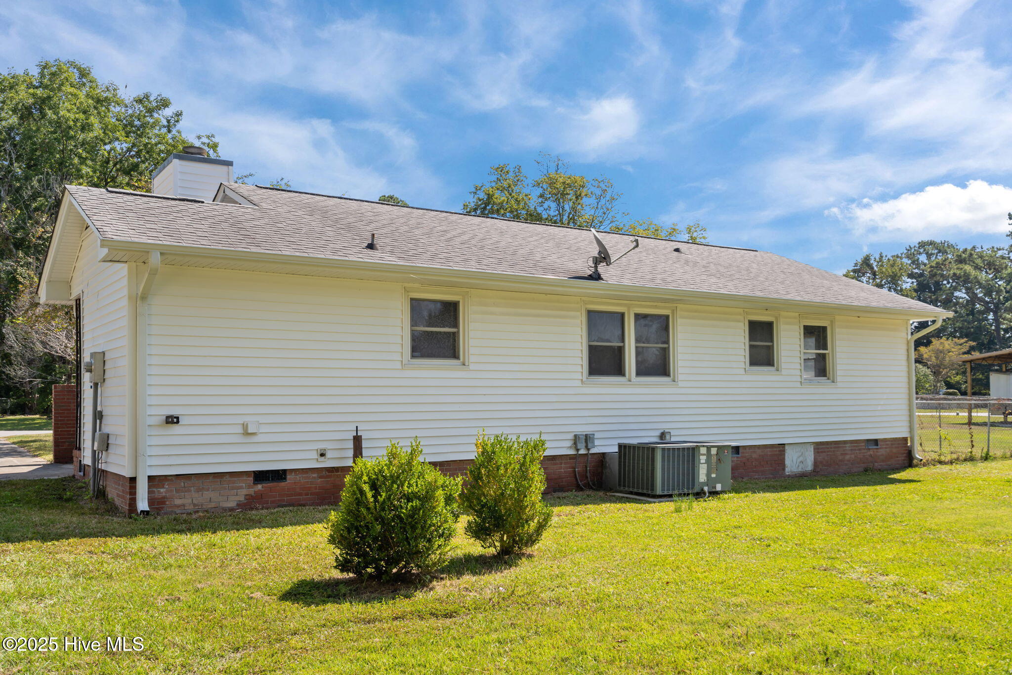 100535333 | Photo 30