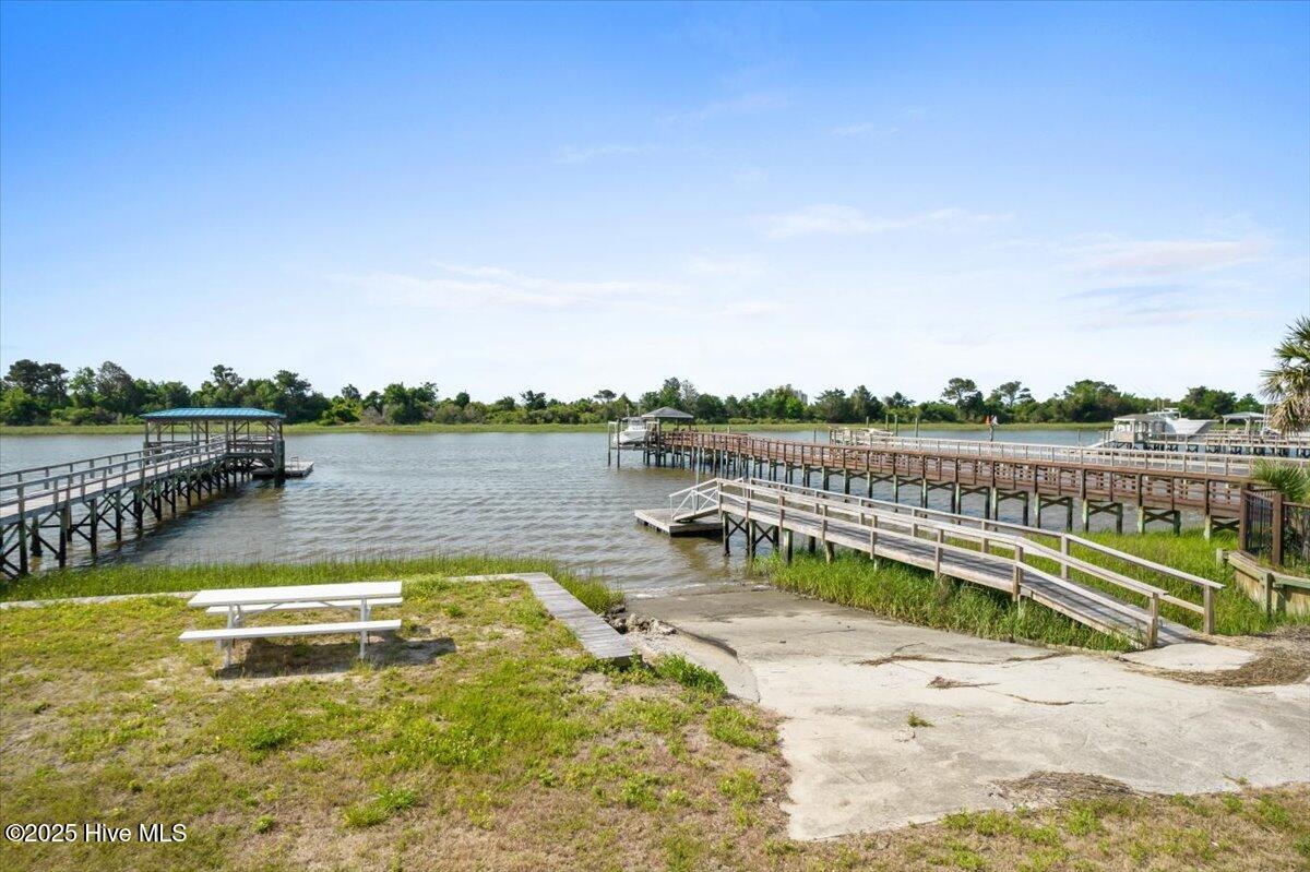 100536170 | Photo 15