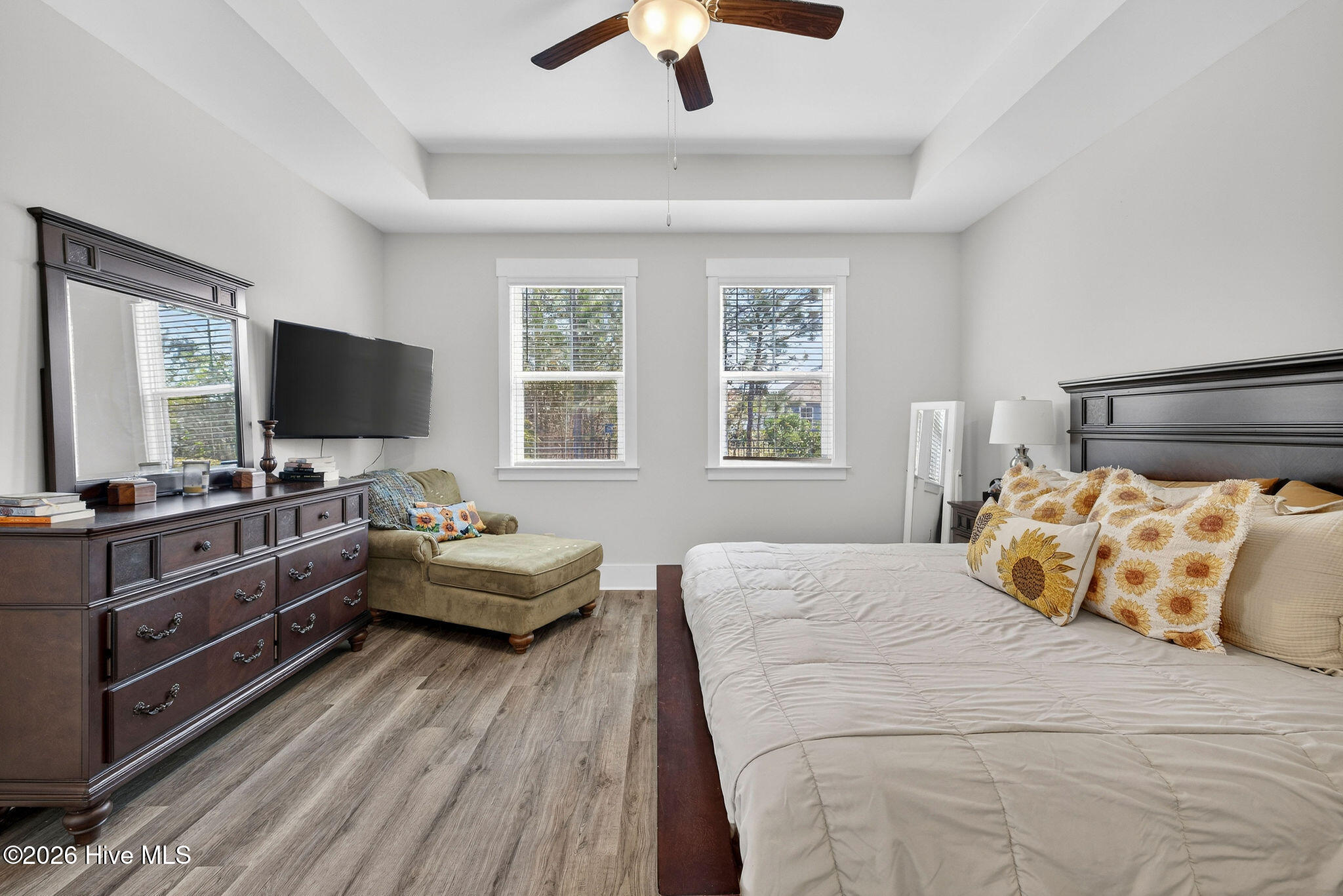 100563457 | Photo 28