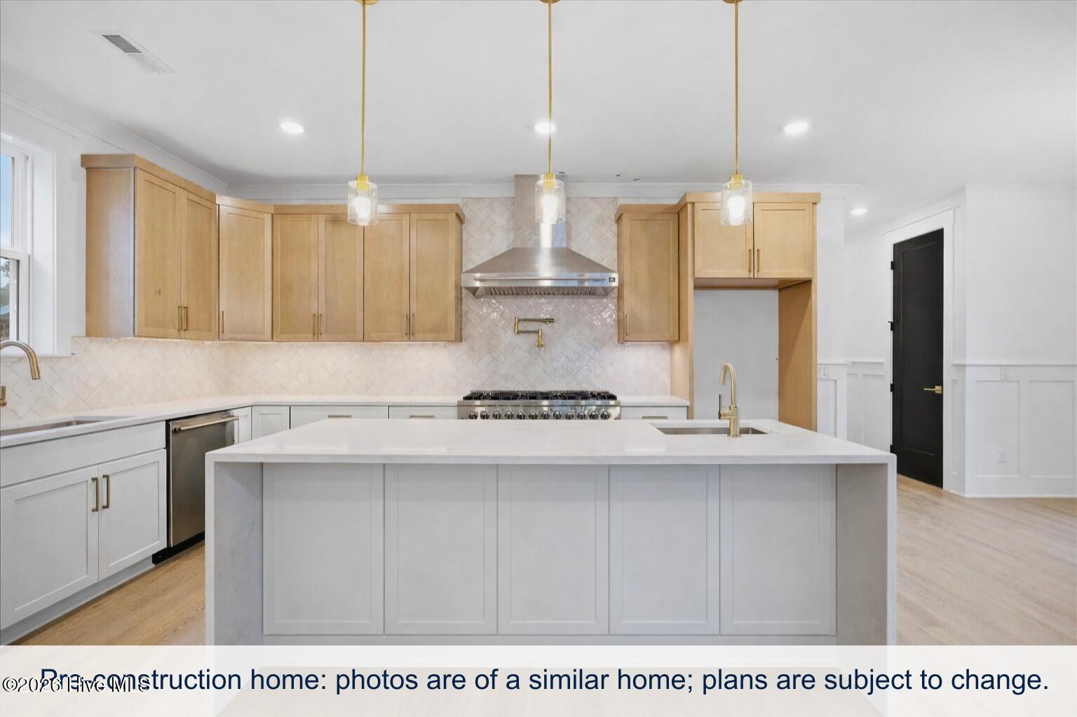 100567849 | Photo 13