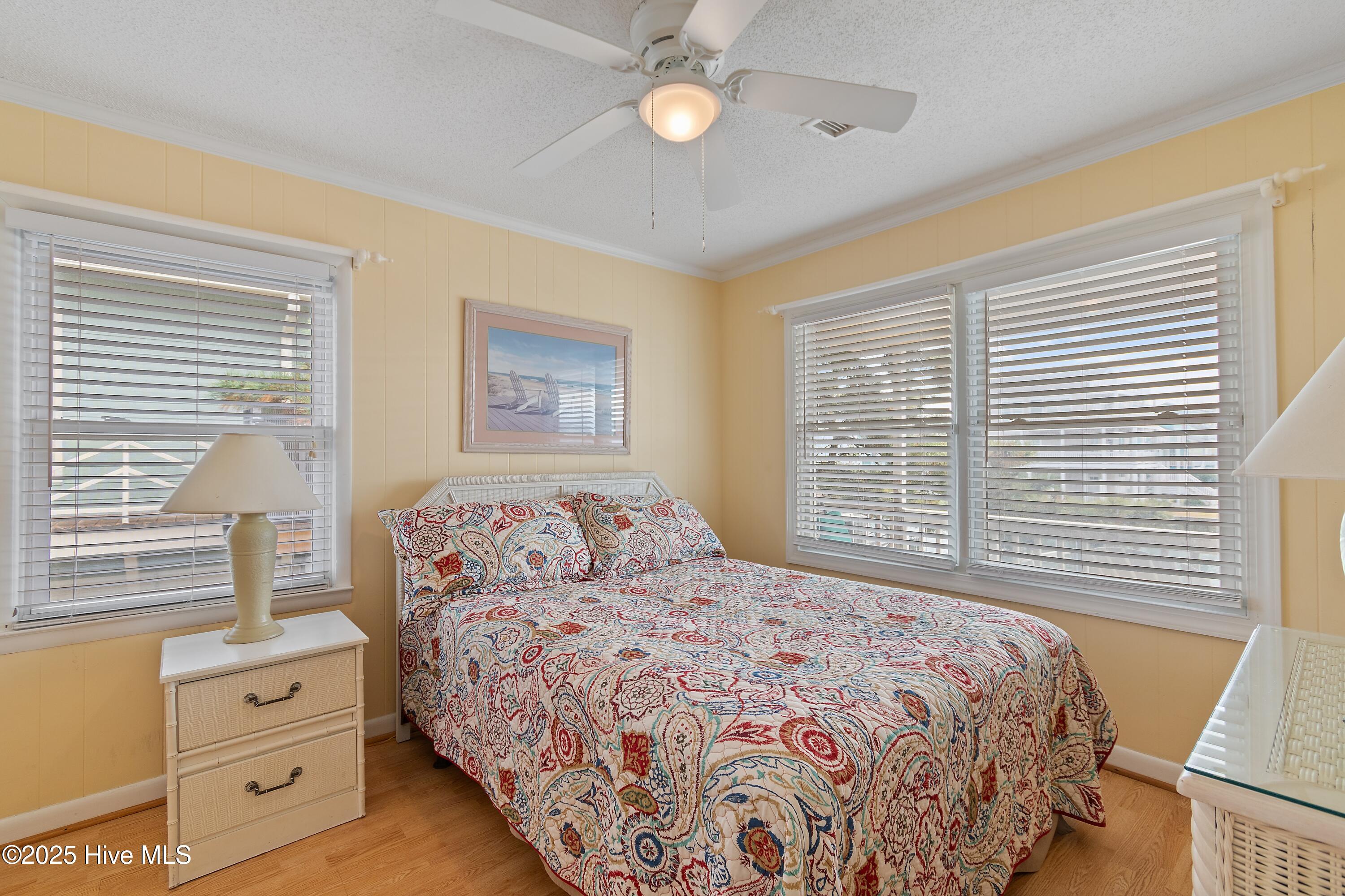 100543177 | Photo 30