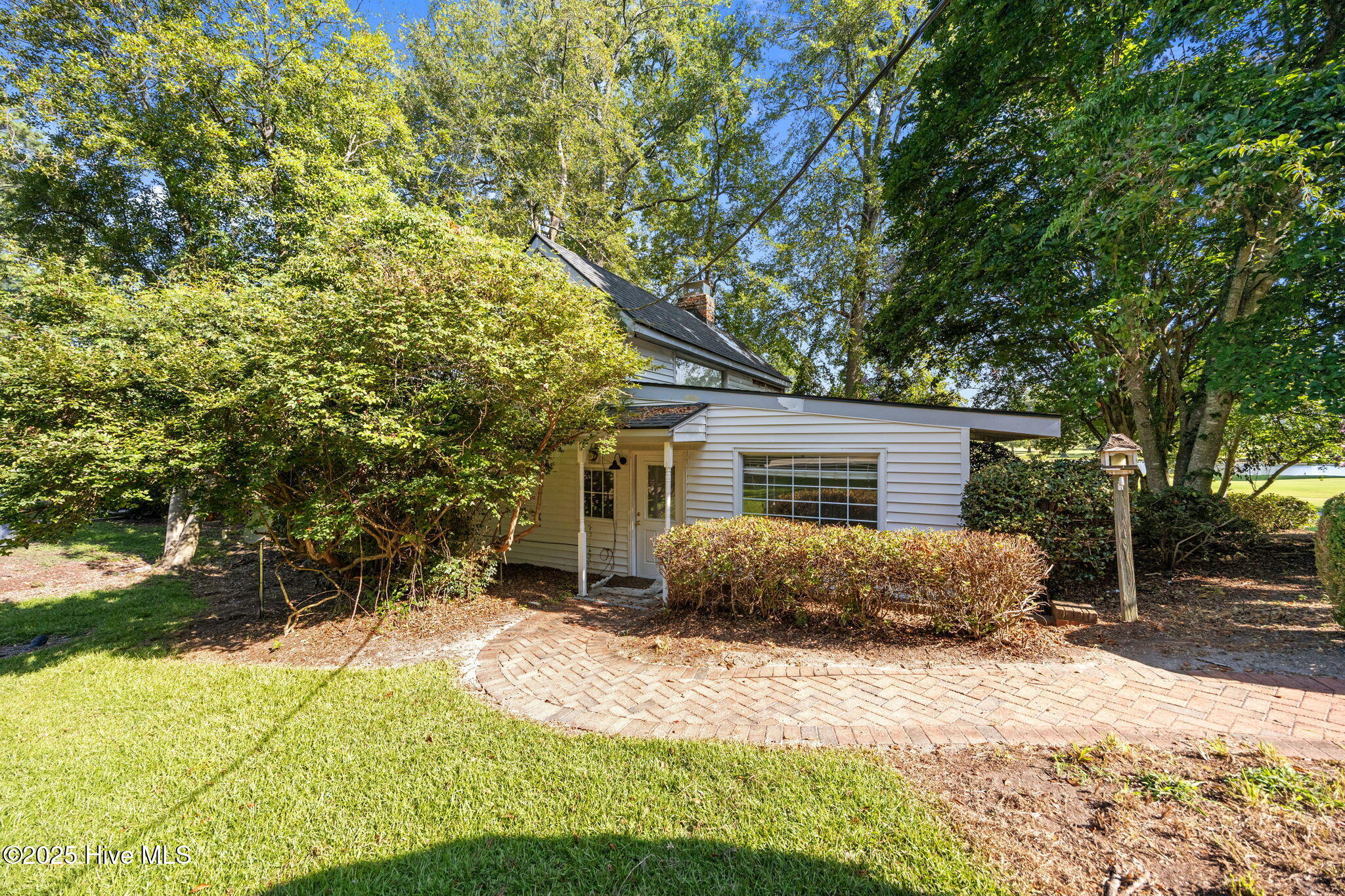 Homes for sale in Greenville, NC | 226 Country Club Dr, Greenville, NC 27834 | MLS# 100522204