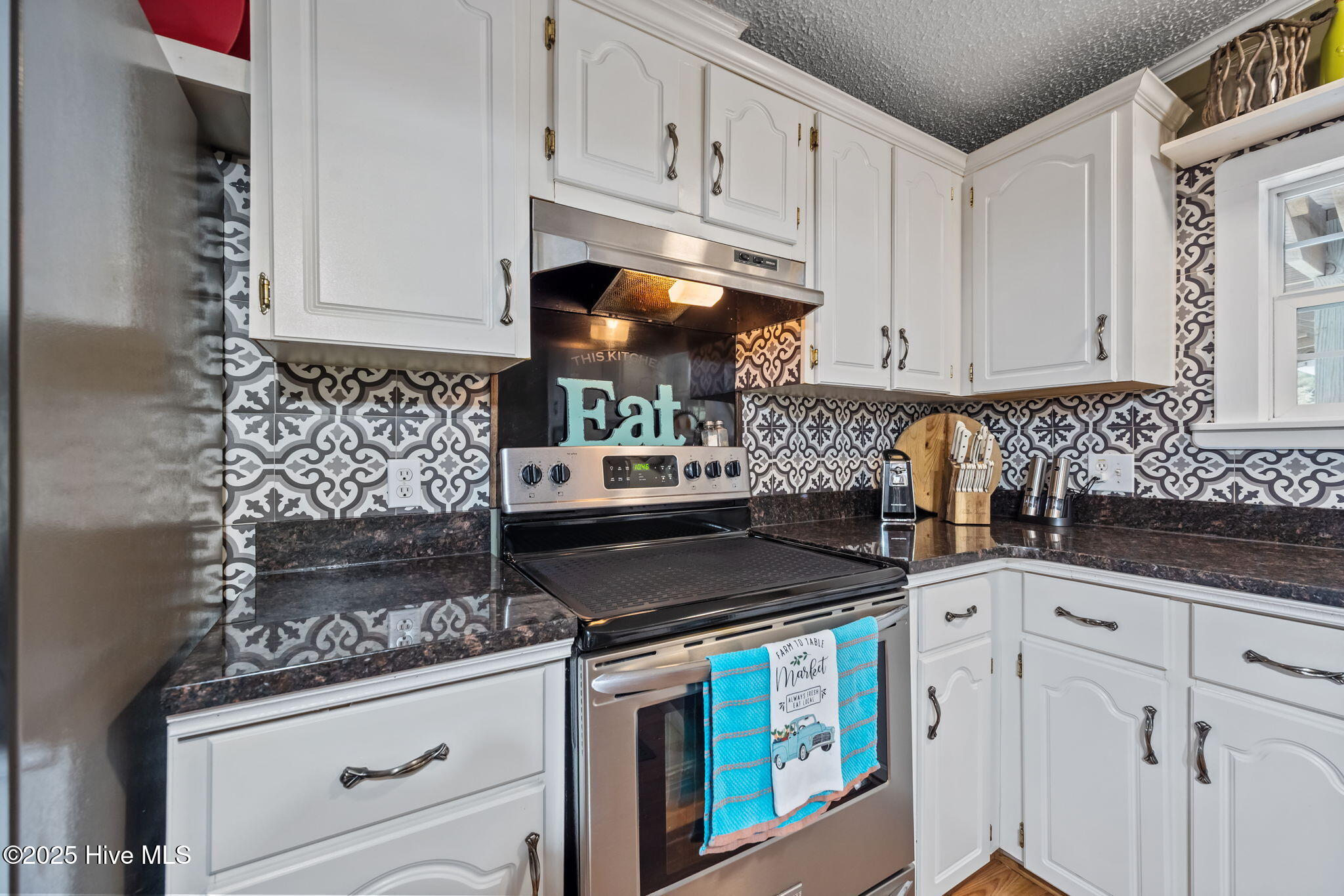 100537137 | Photo 16