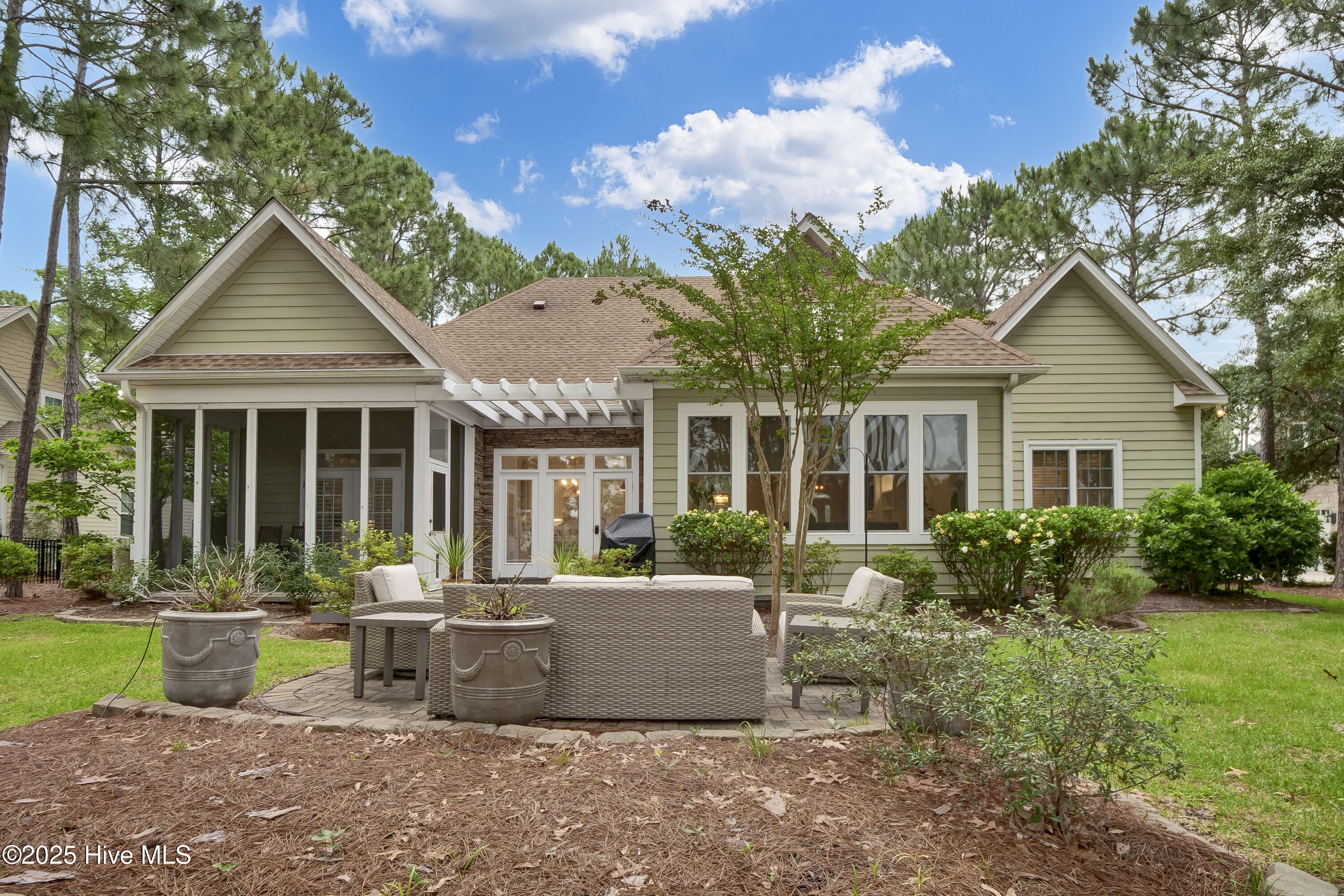 100511674 | Photo 47