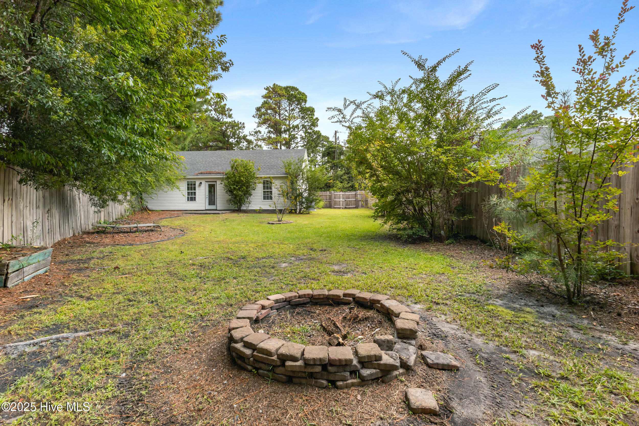 100530409 | Photo 22